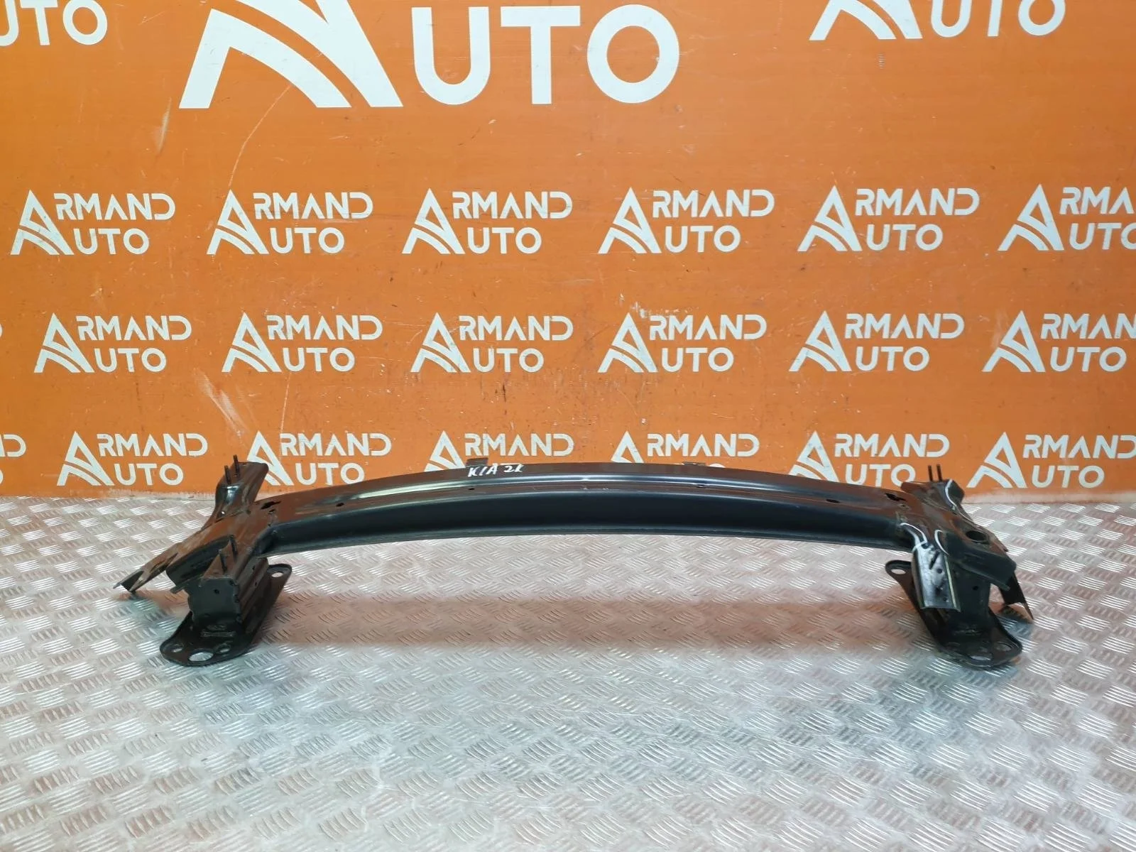 Усилитель бампера Kia Sorento 2012-2019 XM