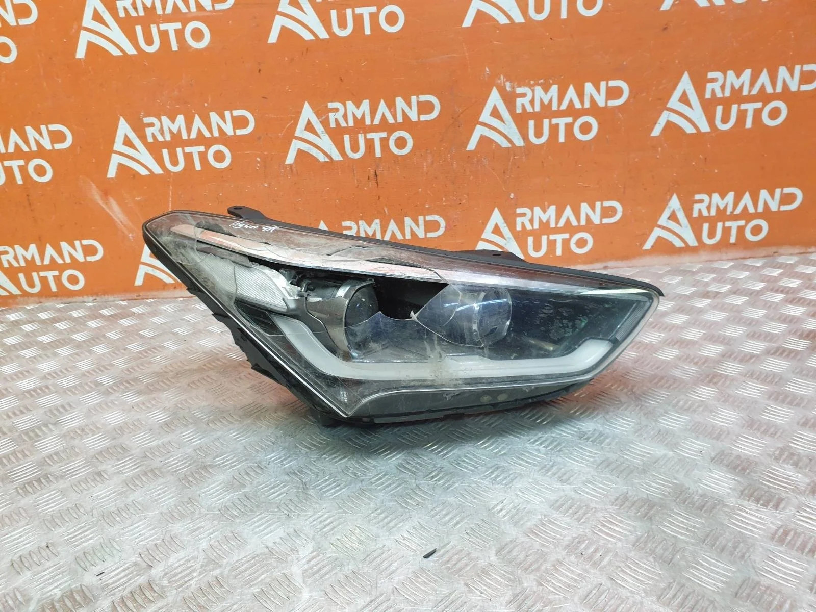 Фара Hyundai Grand Santa Fe 2015-2019 B8