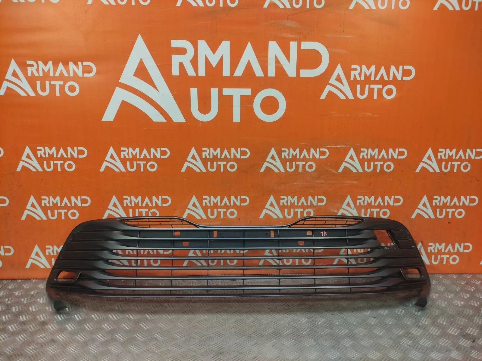 Решетка бампера Toyota Camry 2017-2021 8 XV70