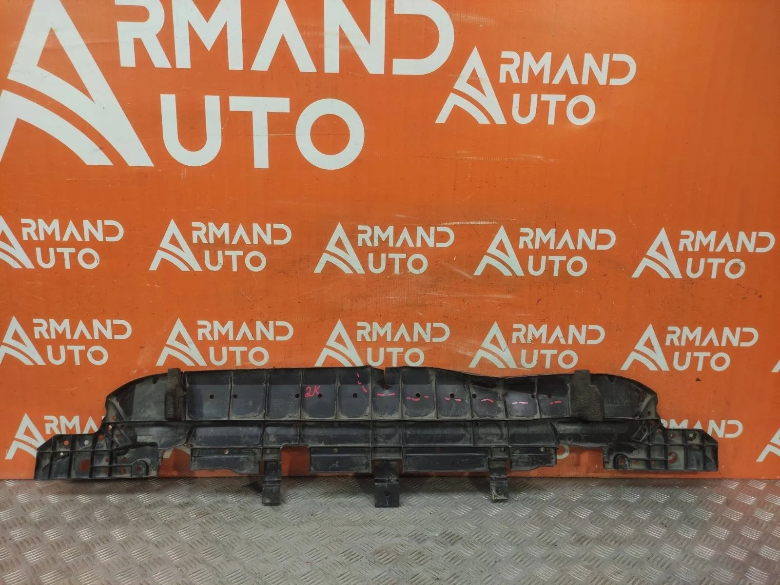 Кронштейн бампера Toyota RAV4 2018-нв 5 XA50