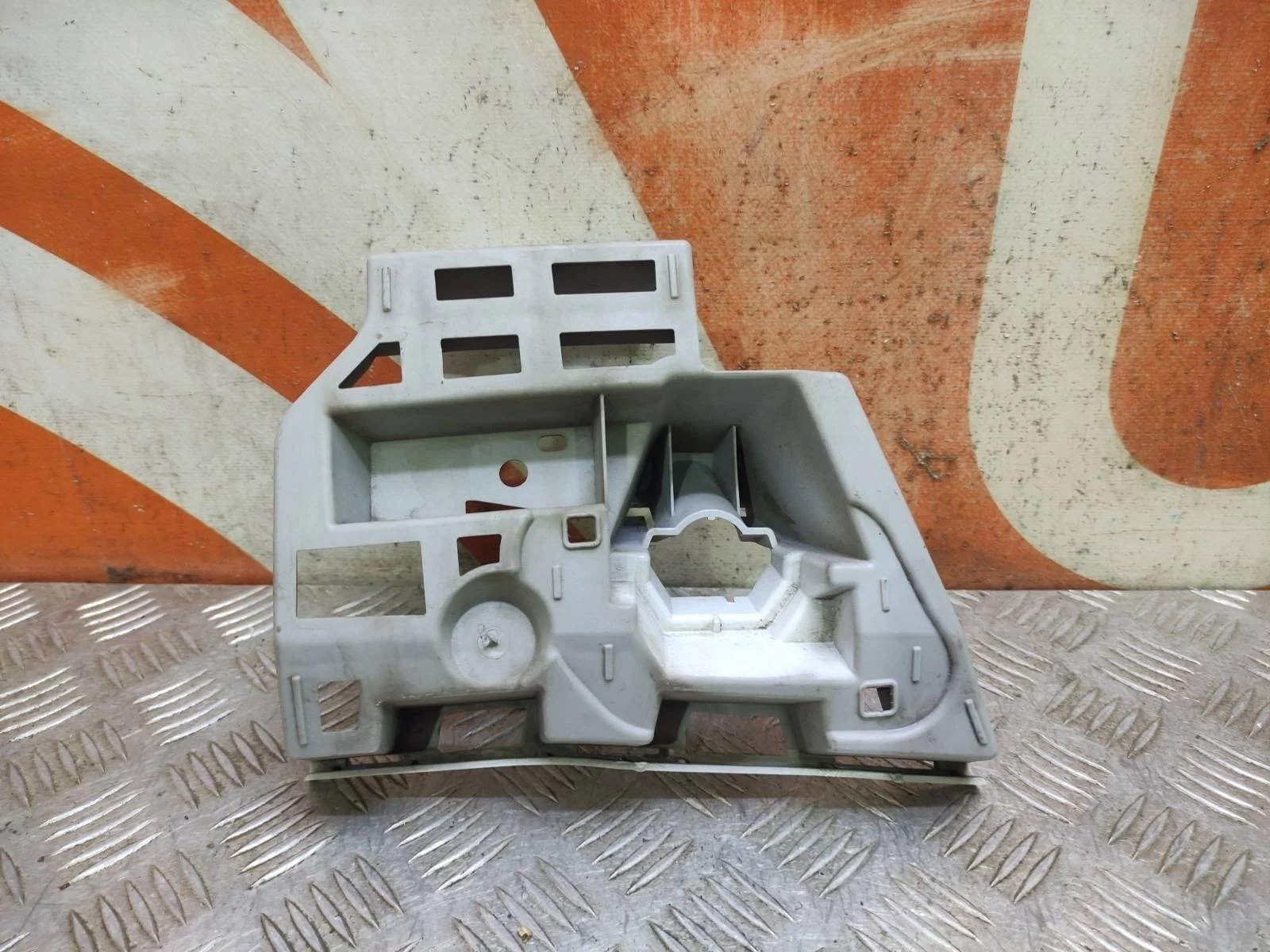 Кронштейн бампера Skoda Octavia 2013-2017 A7 (5E)