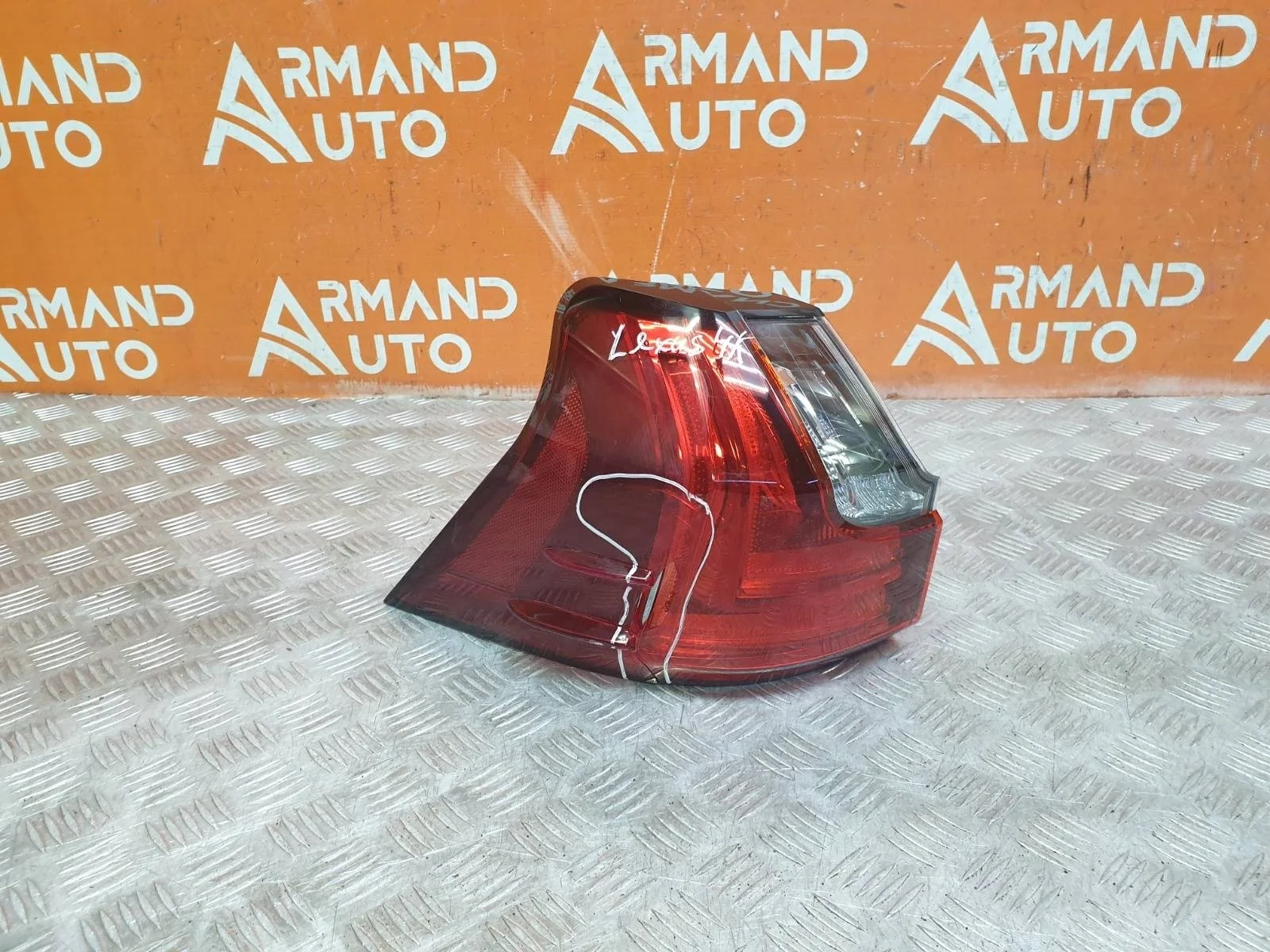 Фонарь внешний Lexus LX 2015-2023 URJ200