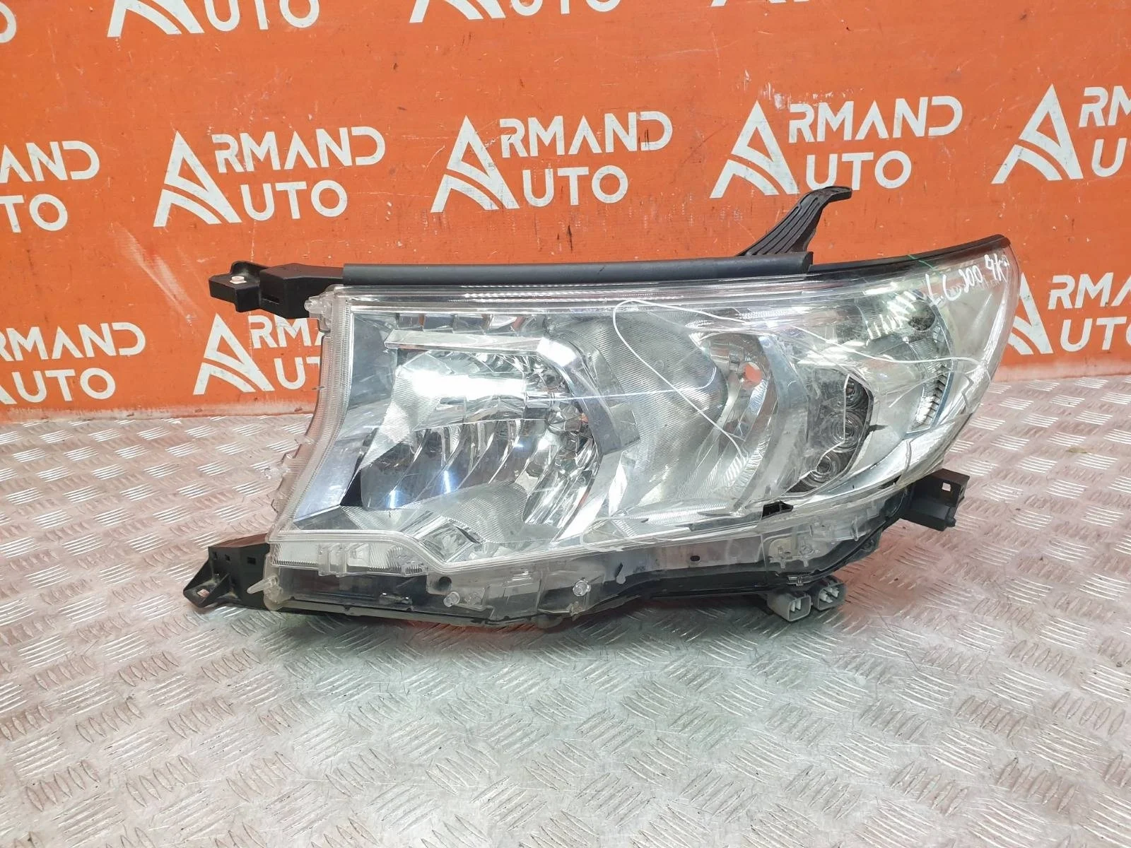 Фара Toyota Land Cruiser Prado 2017-нв 150