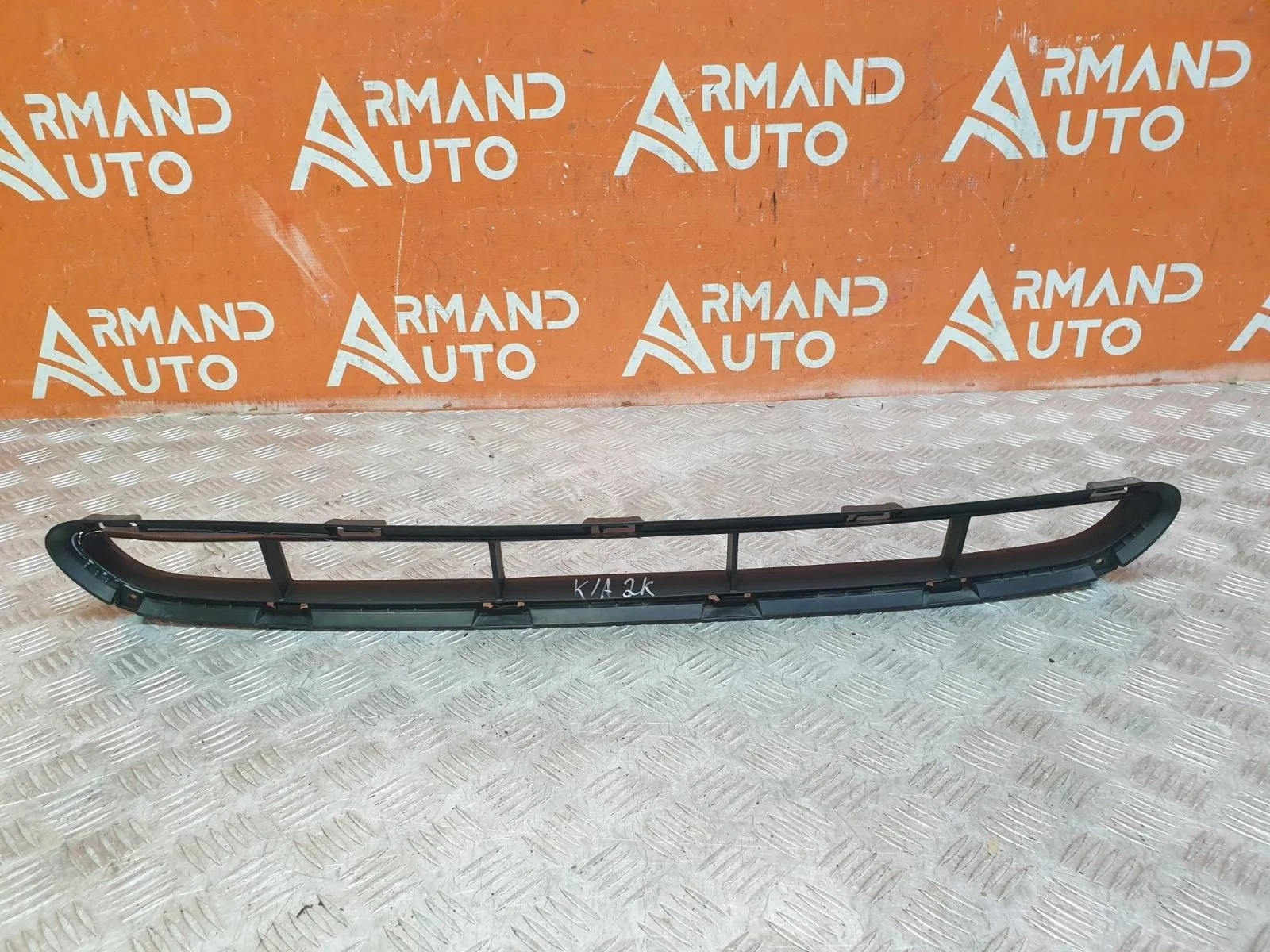 Решетка бампера Kia Sorento 2012-2019 XM