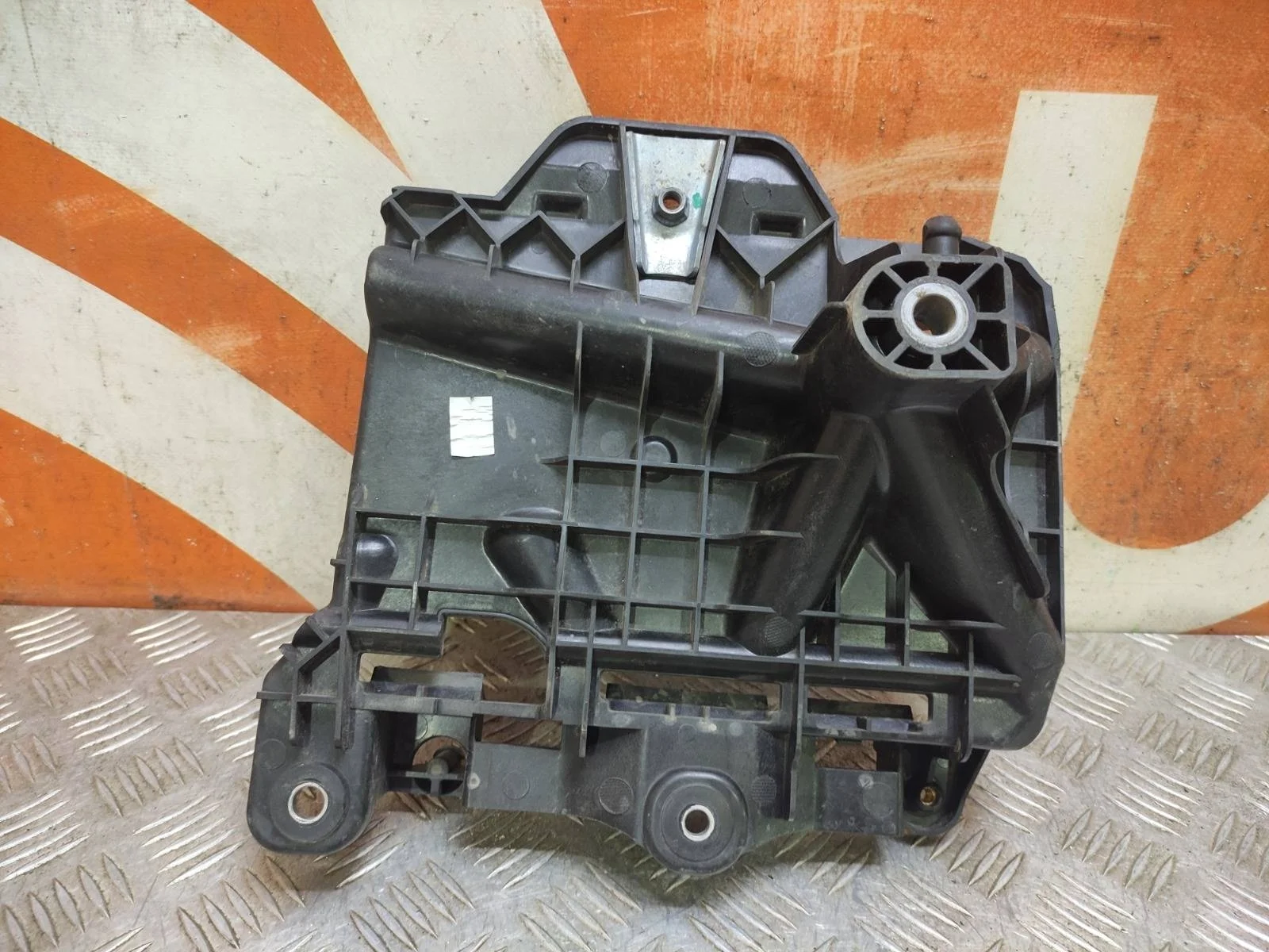 Площадка акб Volkswagen Polo 2014-2019 5