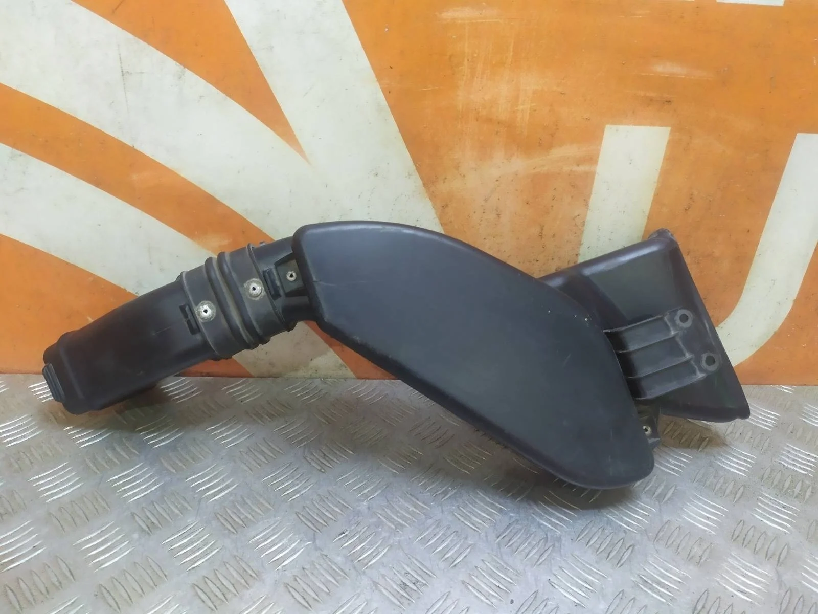 Патрубок воздушного фильтра Mitsubishi Outlander 2009-2013 XL