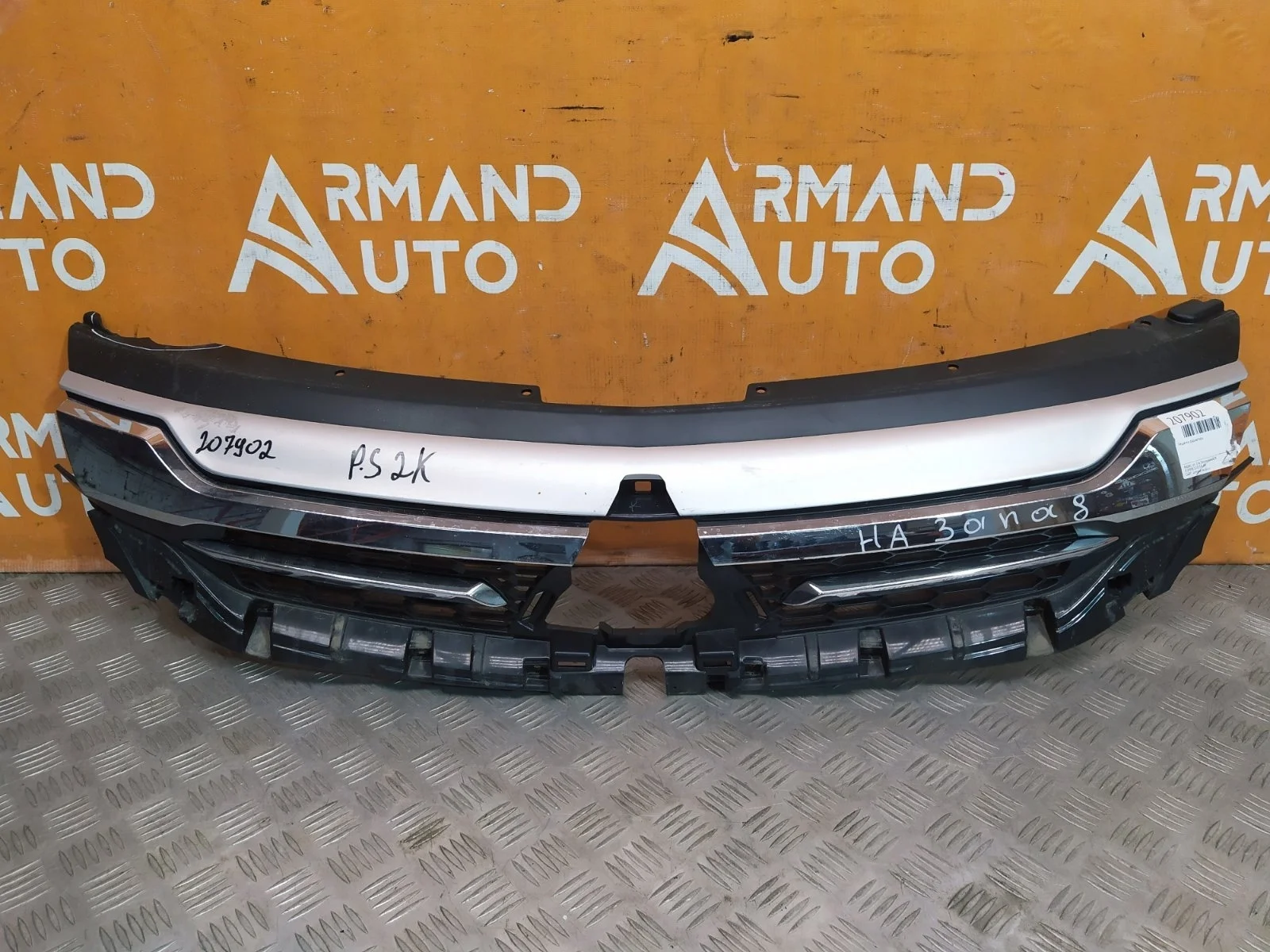 Решетка радиатора MItsubishi Pajero Sport 2015-2021 3