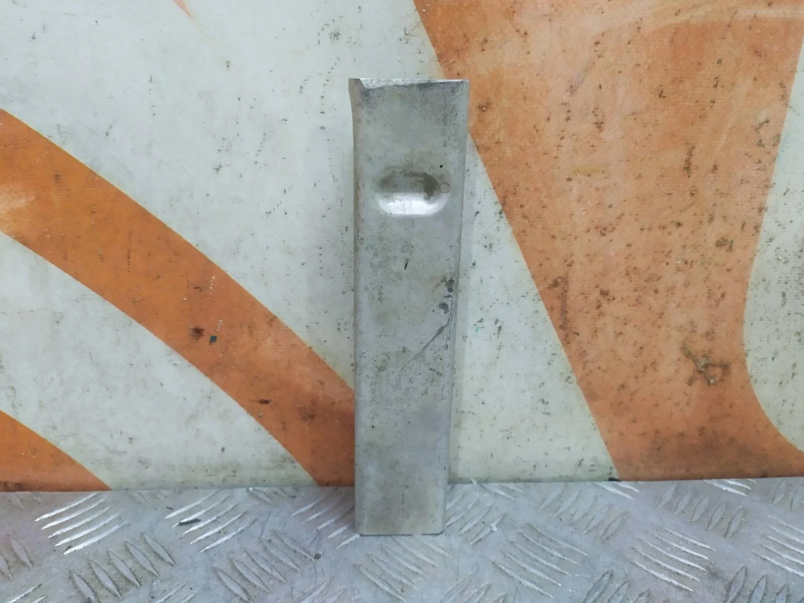 Кронштейн усилителя бампера Mercedes B-Class 2011-2018 W246