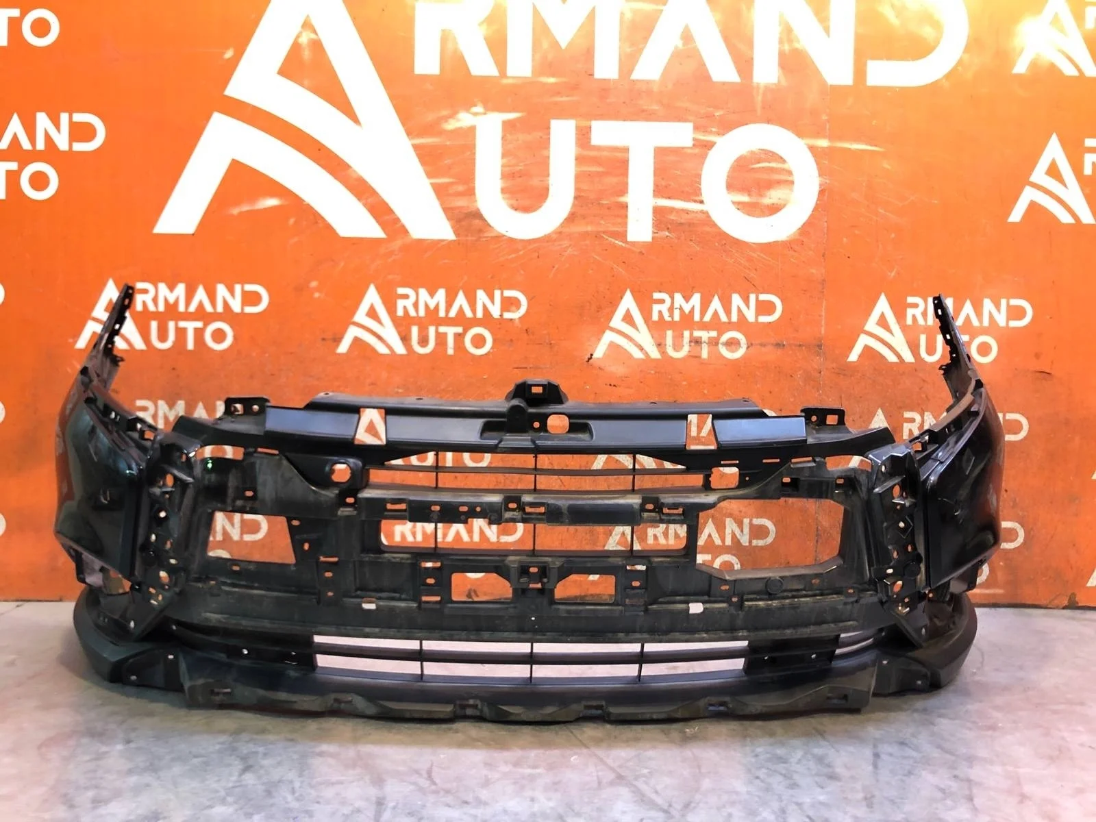 Бампер MItsubishi Outlander 2018-нв 3