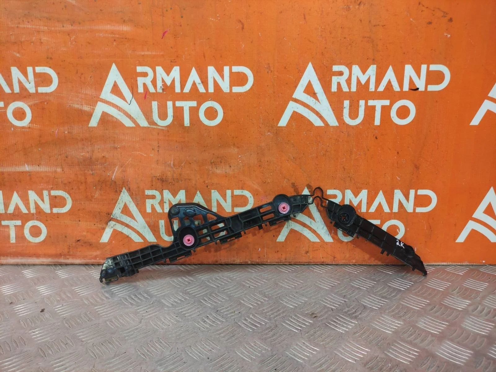 Кронштейн бампера Toyota Camry 2017-нв 8 XV70