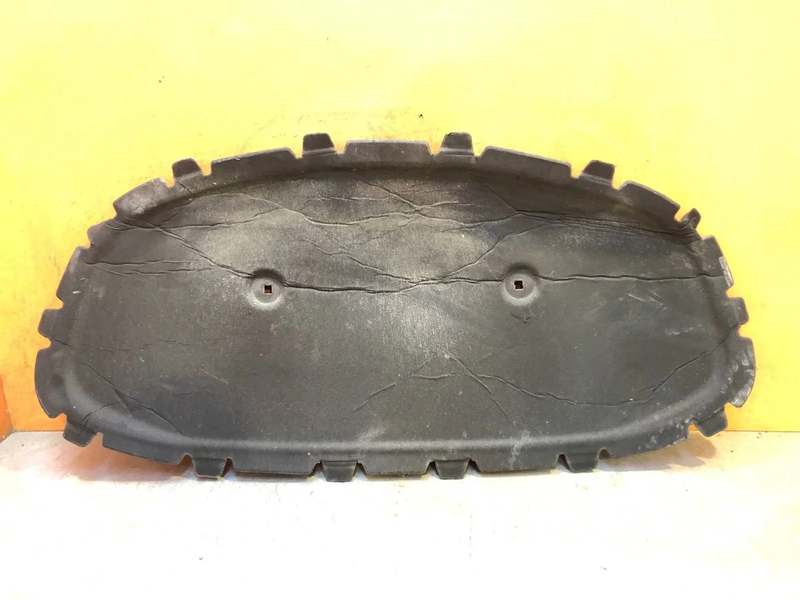 Шумоизоляция капота Volkswagen Polo 2020-нв 6