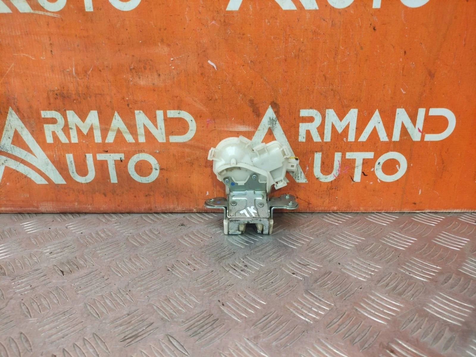 Замок двери багажника Mitsubishi Pajero Sport 2015-нв 3