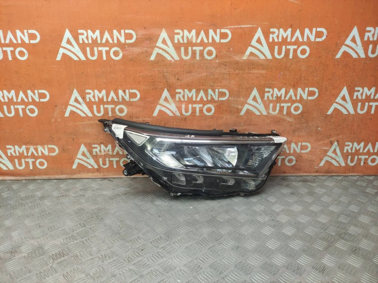 Фара TOYOTA RAV4 2018-нв 5 XA50