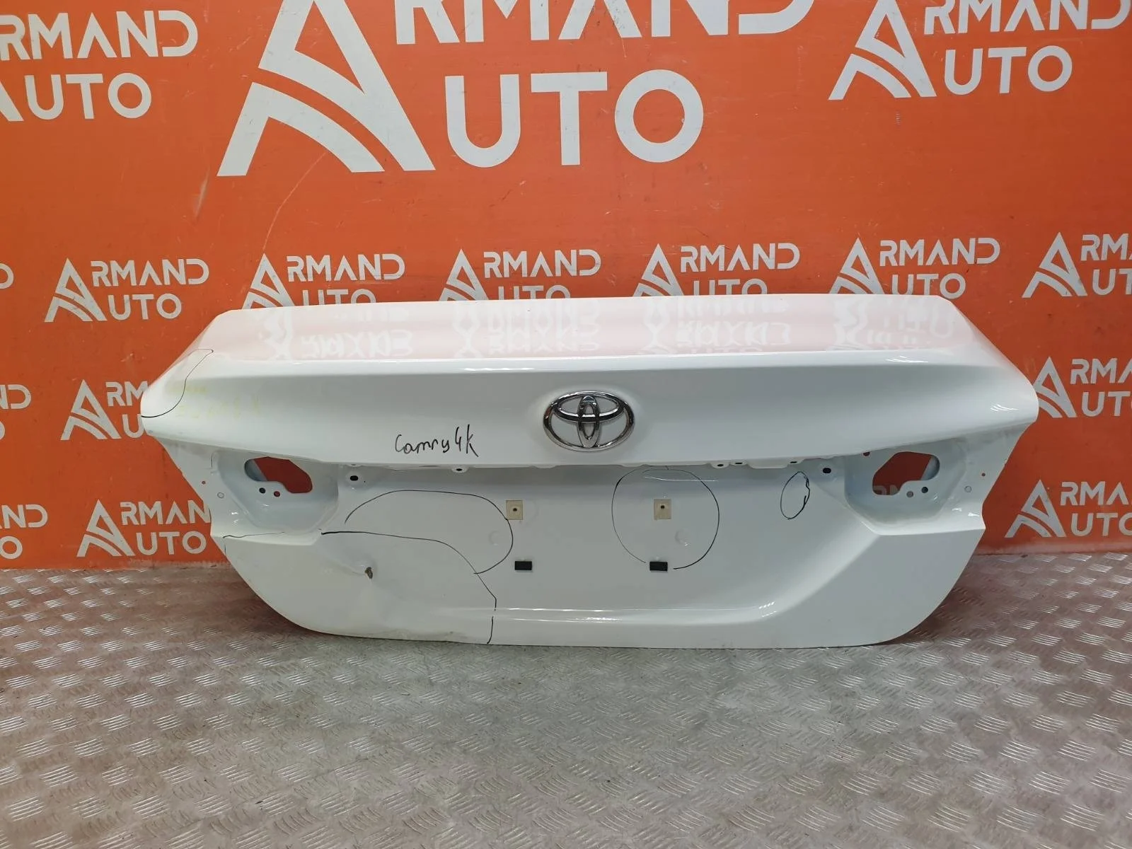 Крышка багажника Toyota Camry 2017-нв 8 XV70