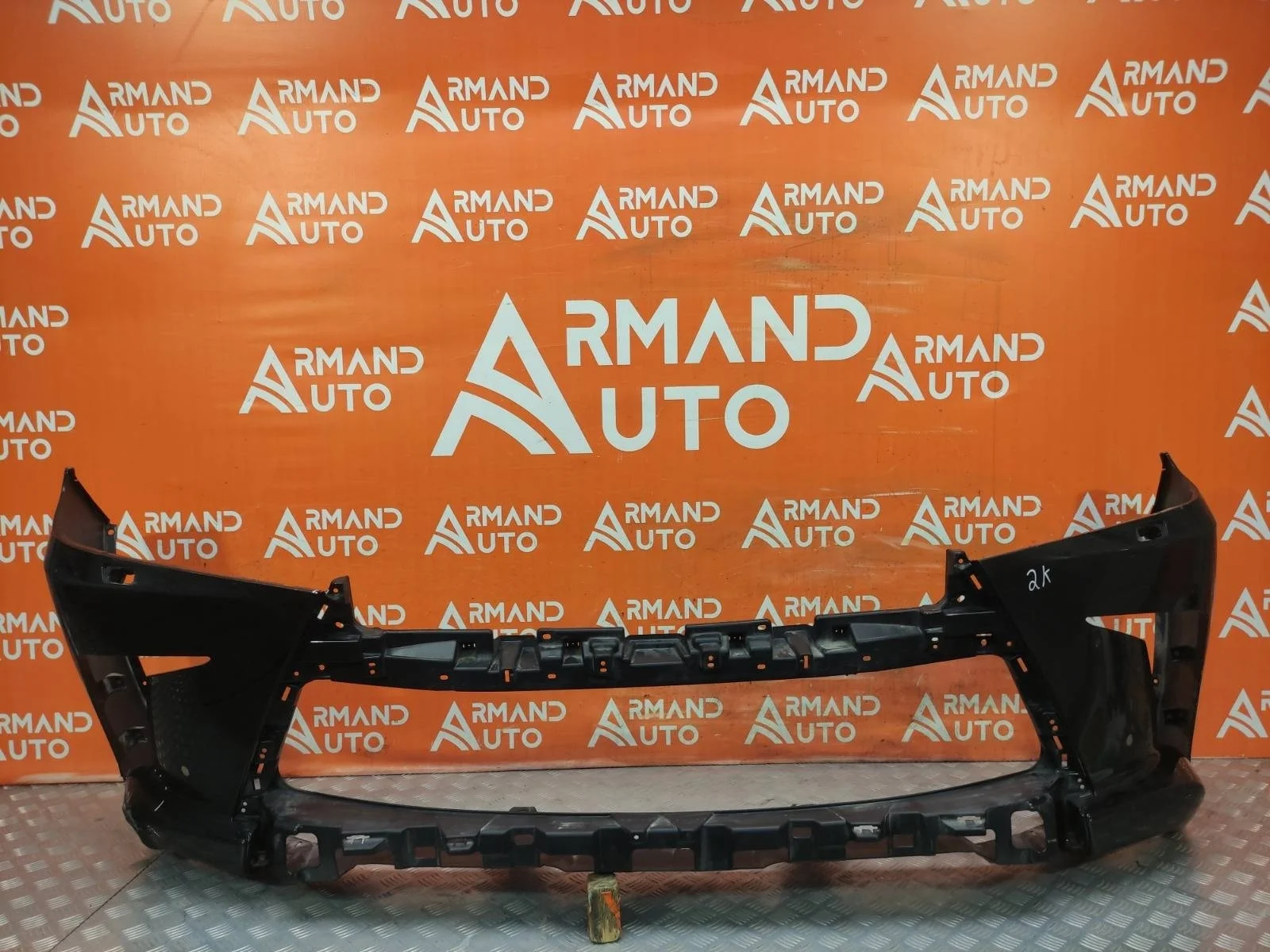 Бампер LEXUS LX 2015-2023 URJ200