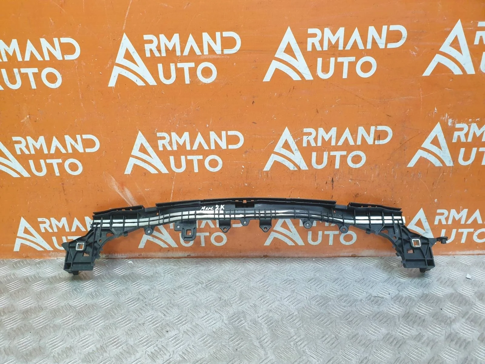 Кронштейн радиатора Mercedes -Class 2014-2021 W205