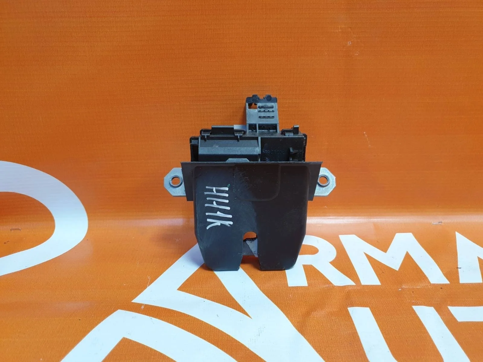 Замок двери багажника Ford Focus 2011-2019 3