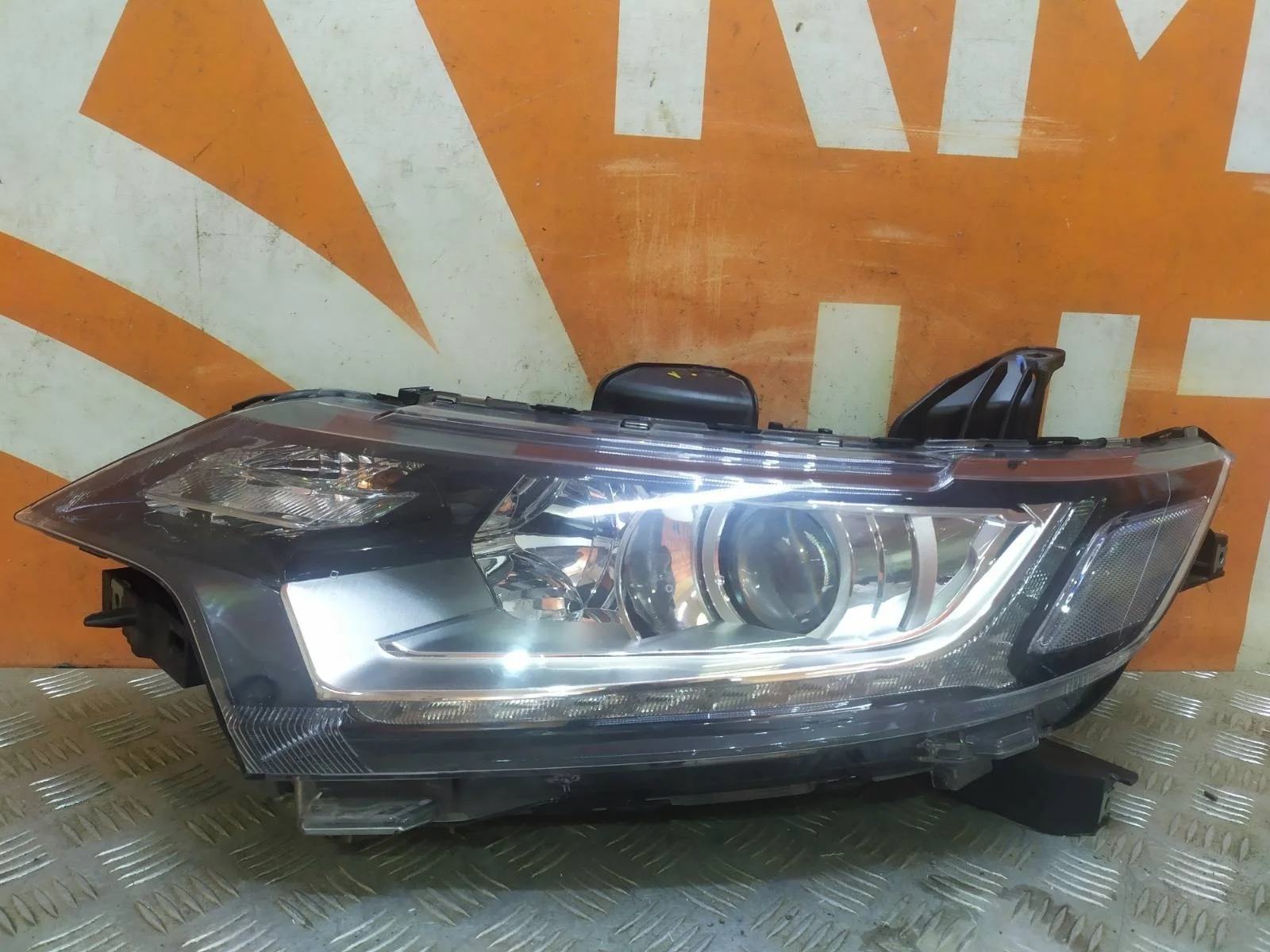 Фара Mitsubishi Outlander 2015-нв 3