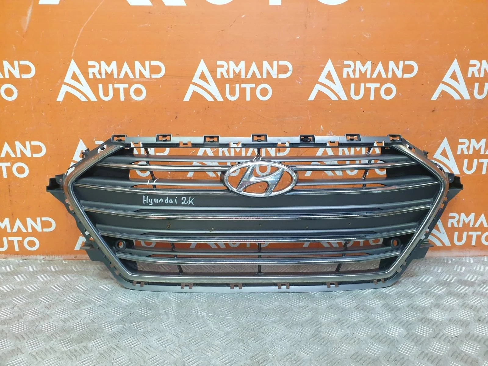 Решетка радиатора Hyundai Elantra 2015-2019 6 AD