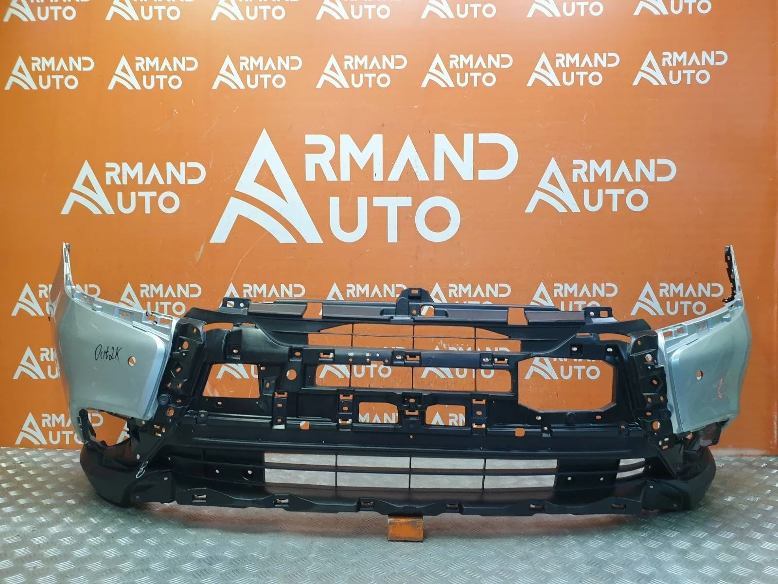 Бампер Mitsubishi Outlander 2018-нв 3