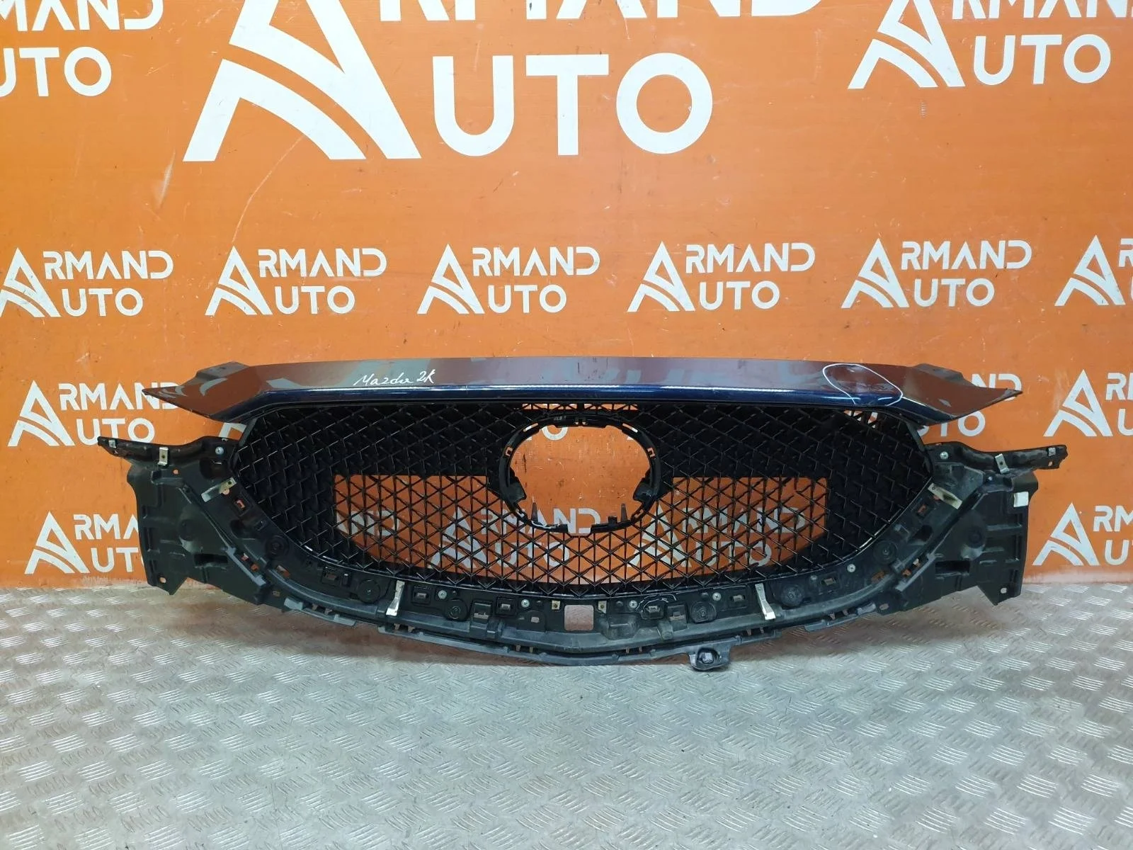 Решетка радиатора Mazda CX-5 2017-нв