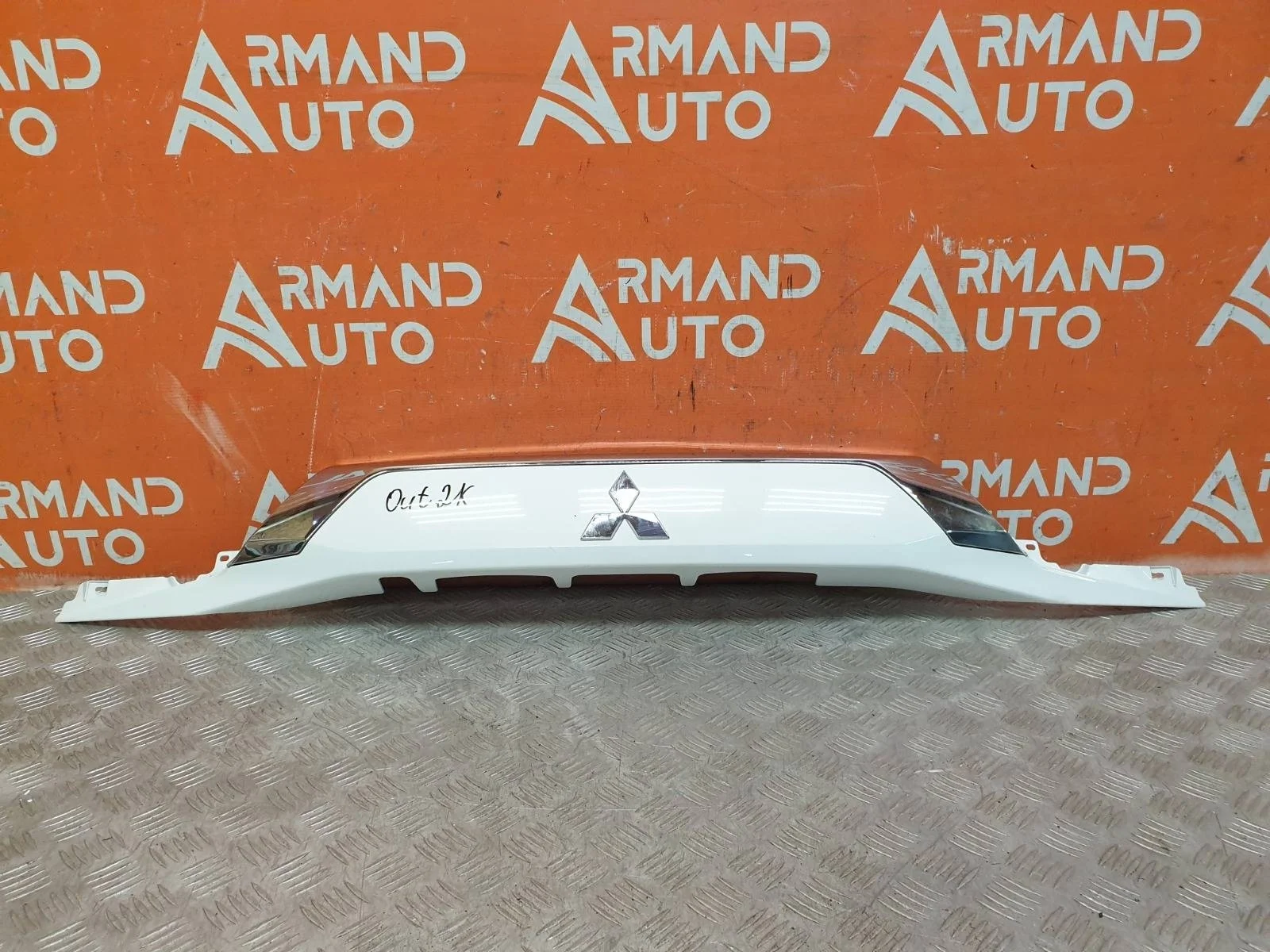 Накладка двери багажника MItsubishi OUTLANDER 2015-нв 3