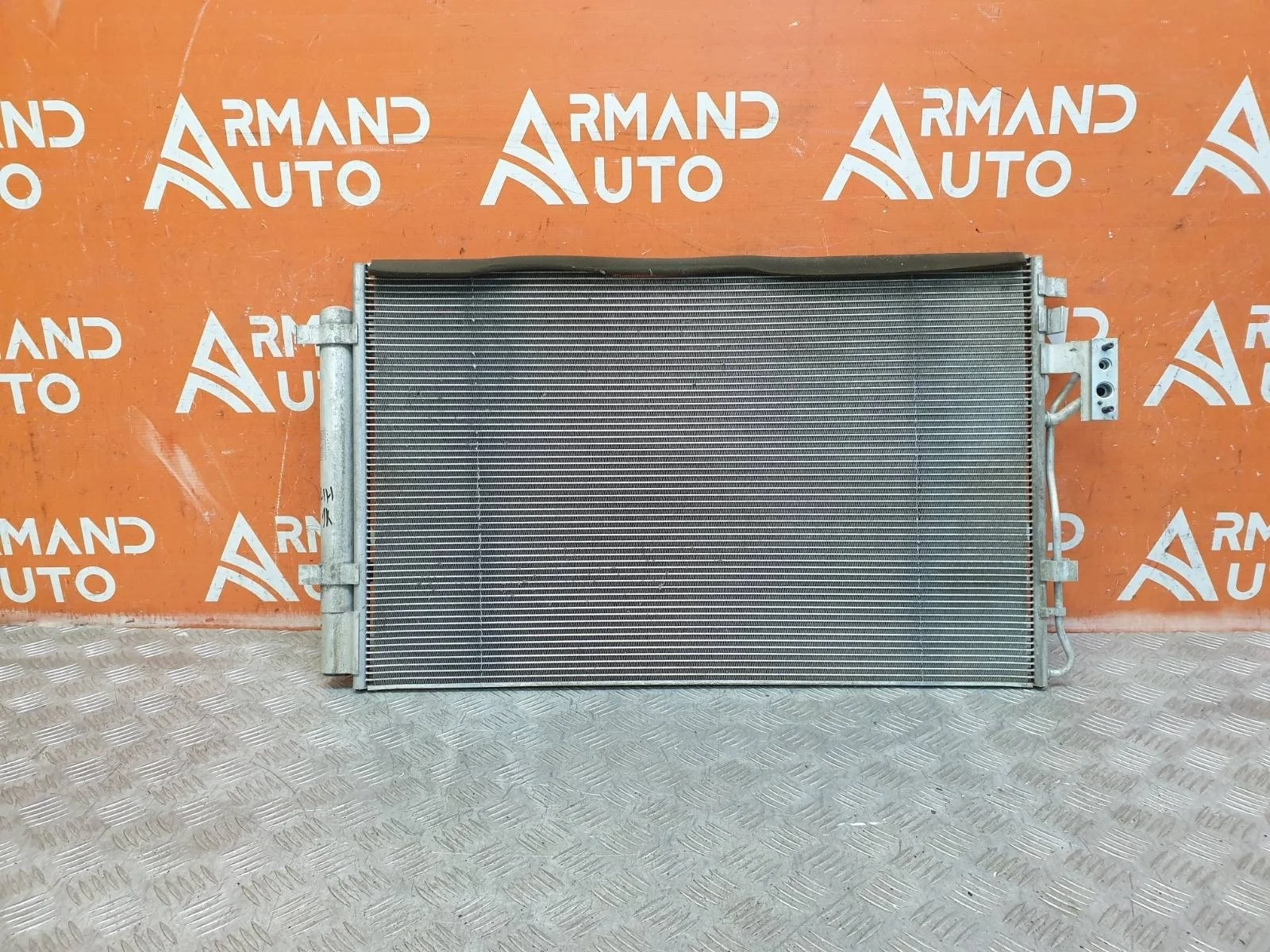 Радиатор кондиционера Kia Sorento 2009-2012 XM