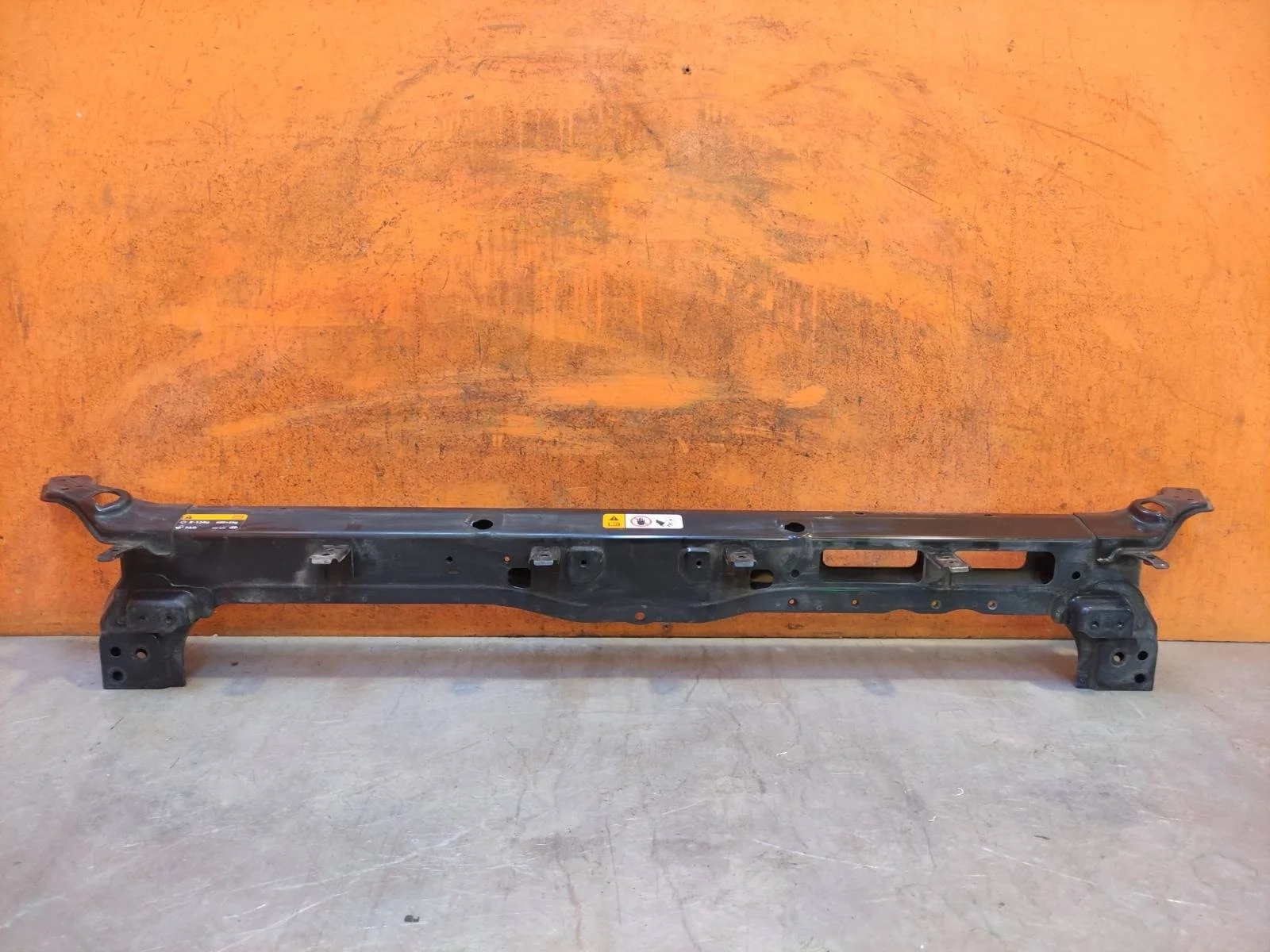 Панель передняя (суппорт радиатора) верхняя Hyundai SANTA FE 2015-2019 3 DM