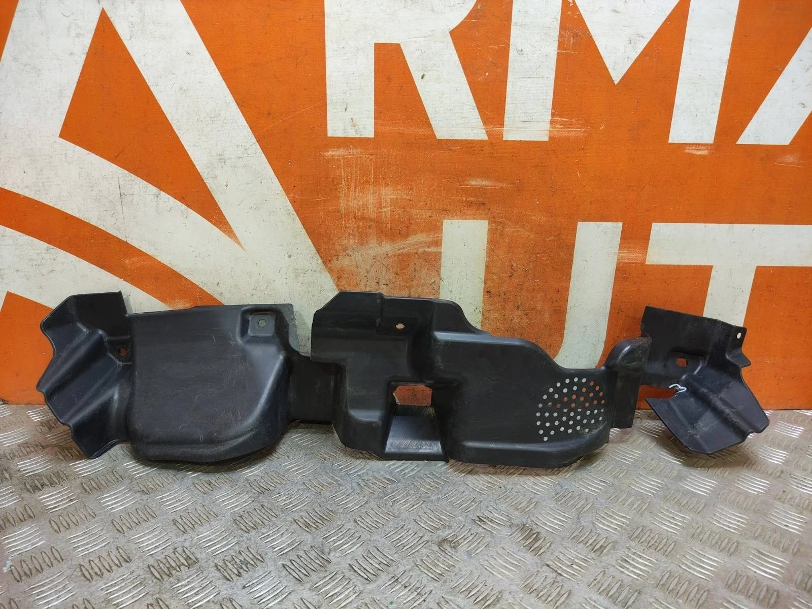 Кожух замка капота Mitsubishi ASX 2010-нв GA0