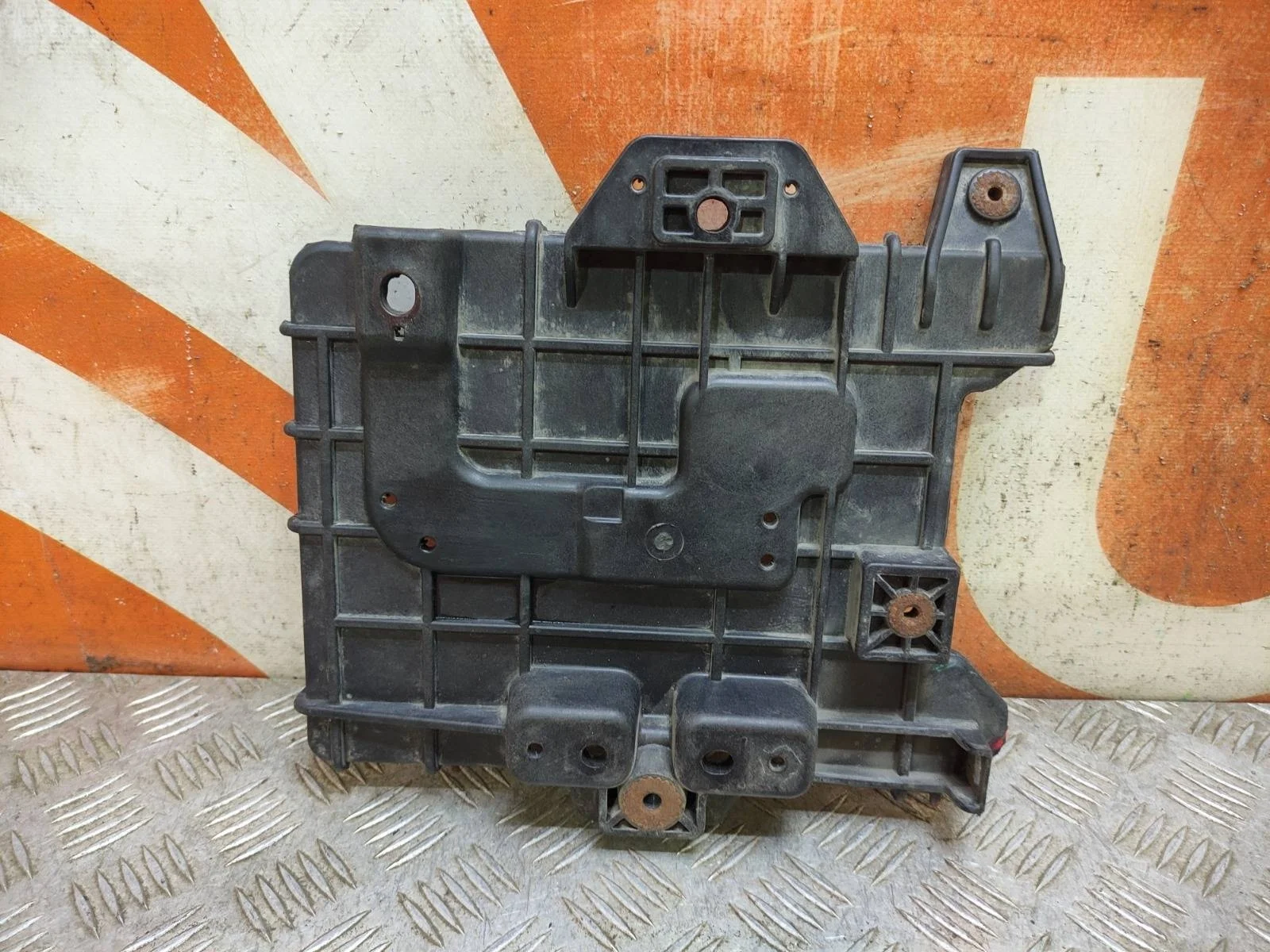 Площадка акб HYUNDAI Solaris 2010-2014