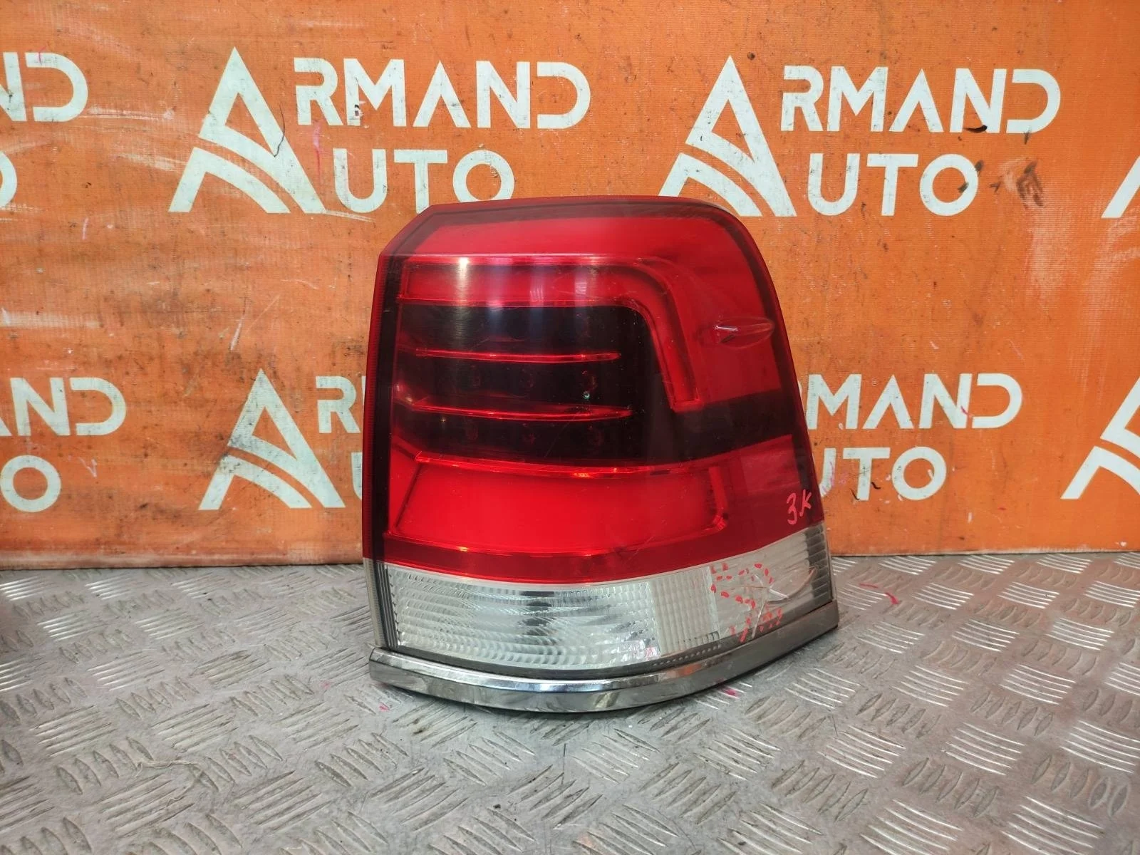 Фонарь внешний TOYOTA Land Cruiser 2015-2021 200