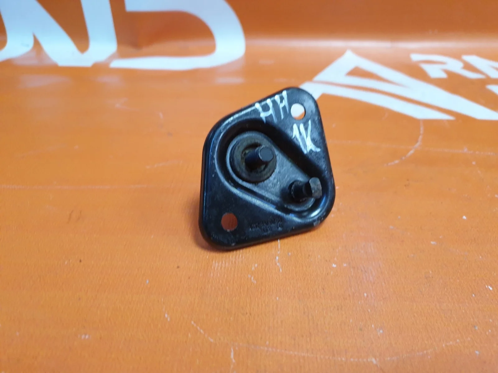 Петля замка капота Mercedes -Class 2009-2016 W212, S212, C207