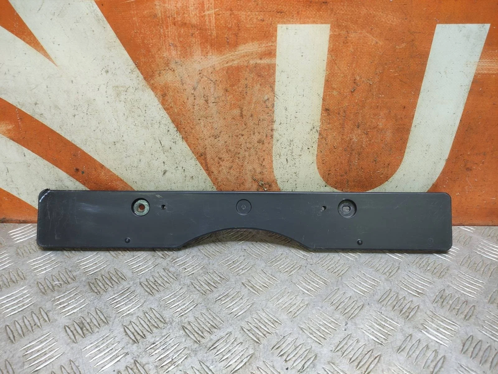 Площадка под гос номер TOYOTA Camry 2014-2017 XV50