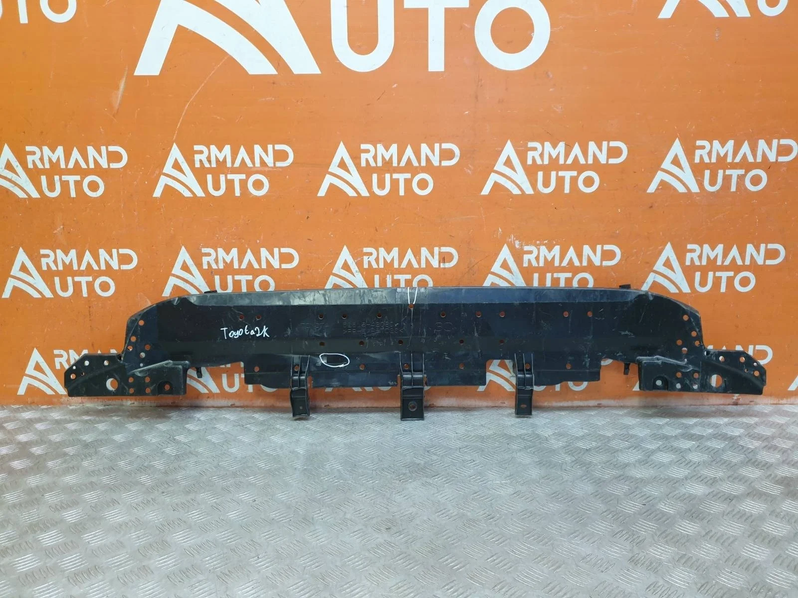 Кронштейн бампера Toyota RAV4 2018-нв 5 XA50