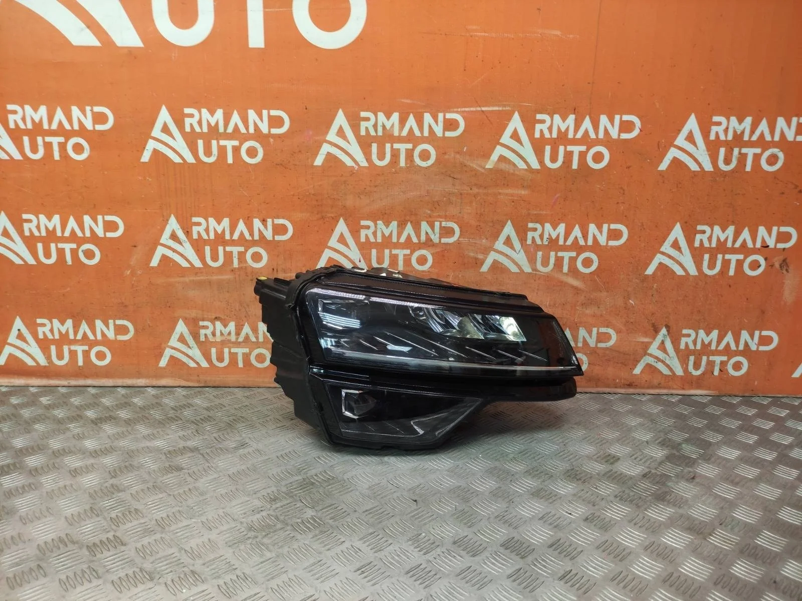 Фара Skoda Karoq 2017-нв