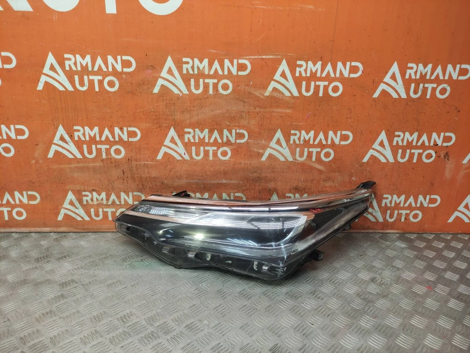 Фара TOYOTA Corolla 2015-2019 11 E160 E170 E180