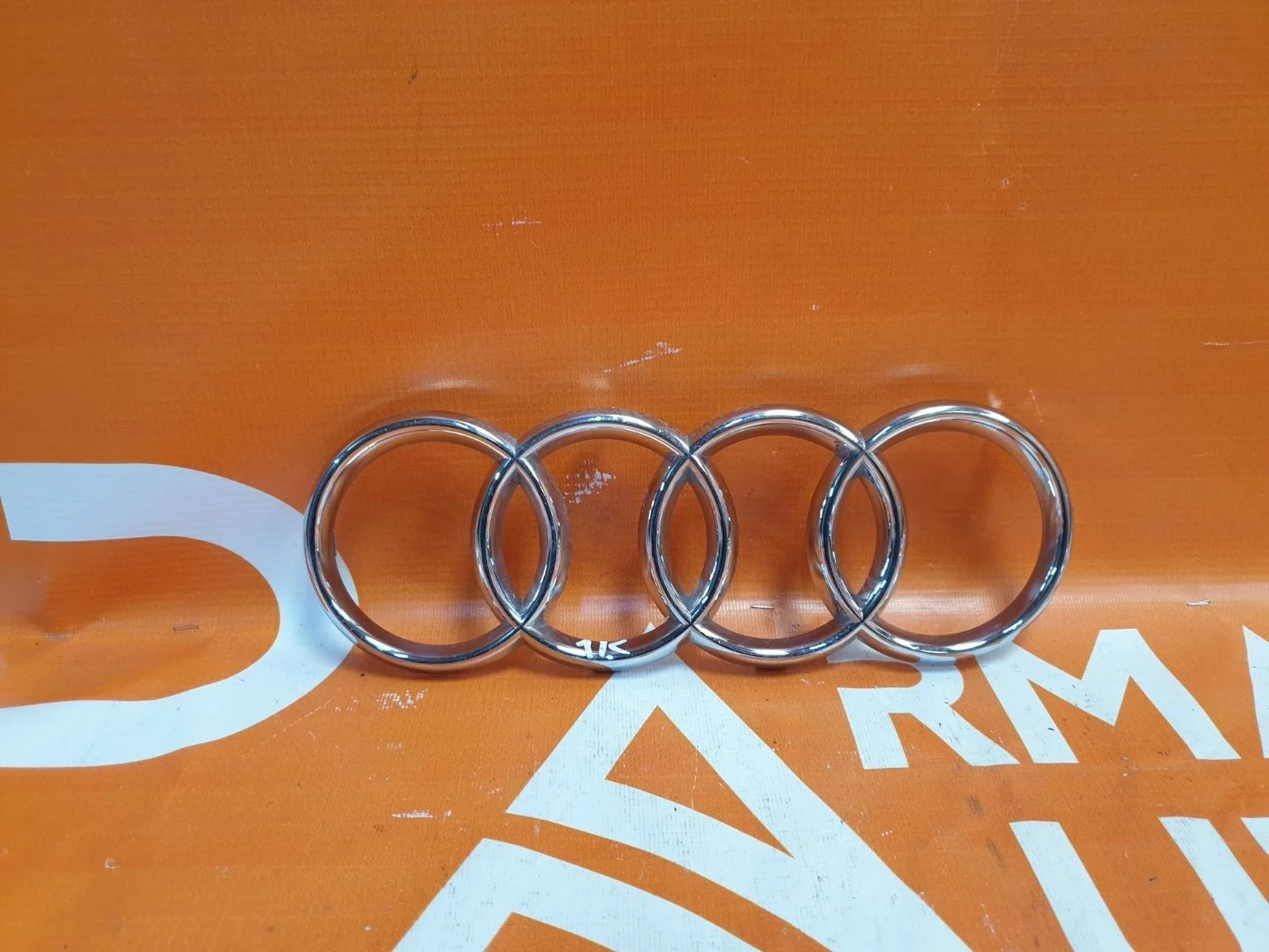 Эмблема Audi Q5 2008-2012 8R