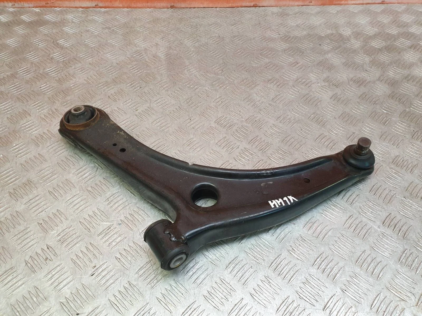 Рычаг подвески нижний Mitsubishi Outlander 2012-нв 3