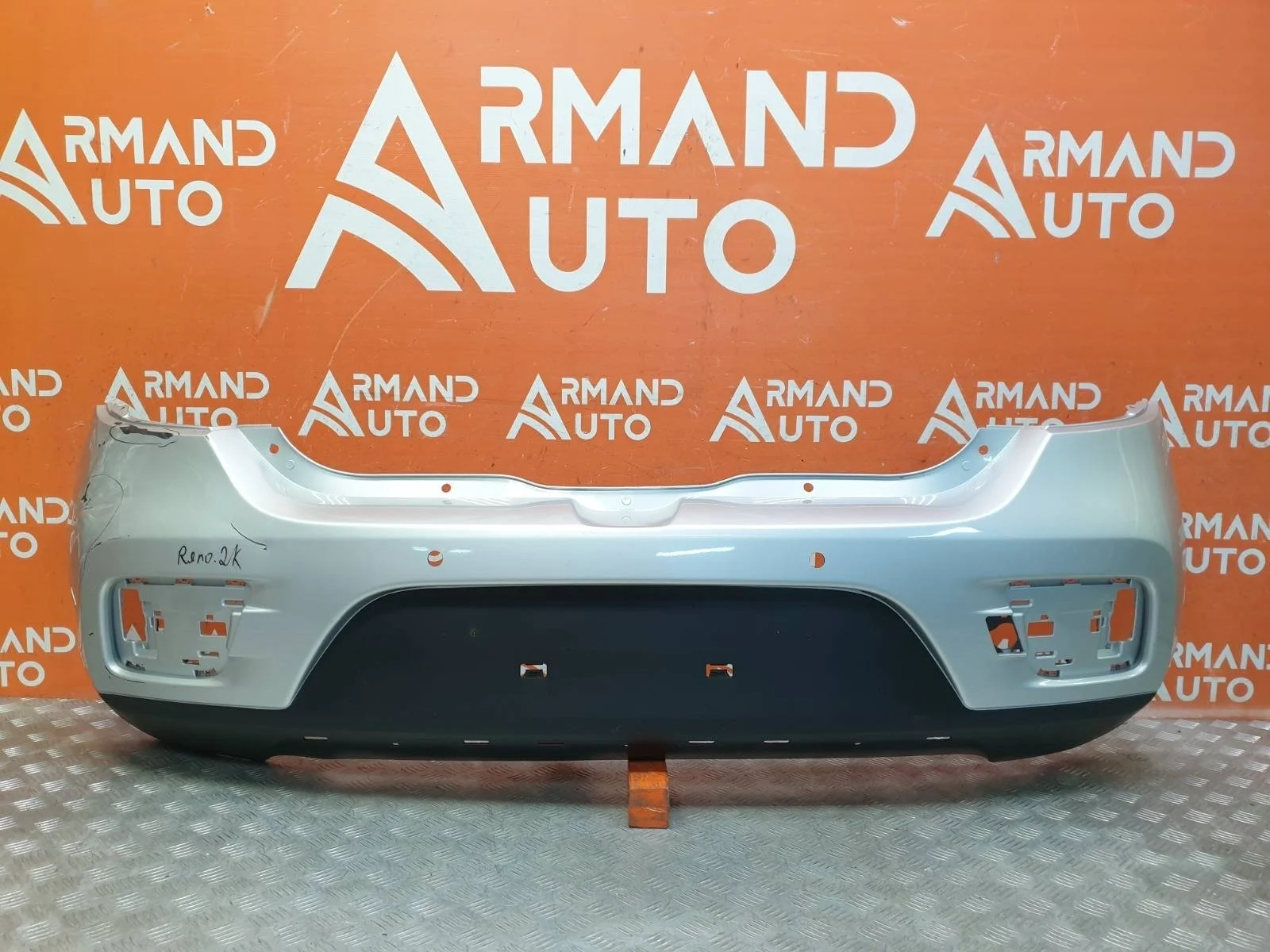 Бампер Renault Sandero 2013-2022