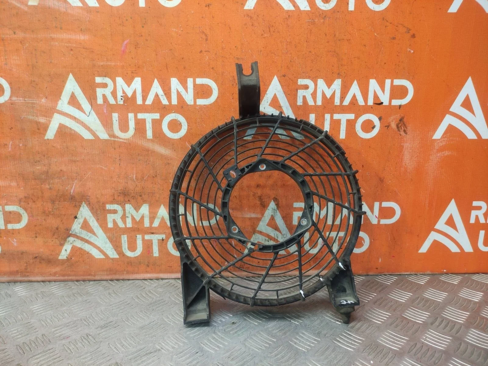 Диффузор вентилятора Toyota Land Cruiser 2015-2021 200