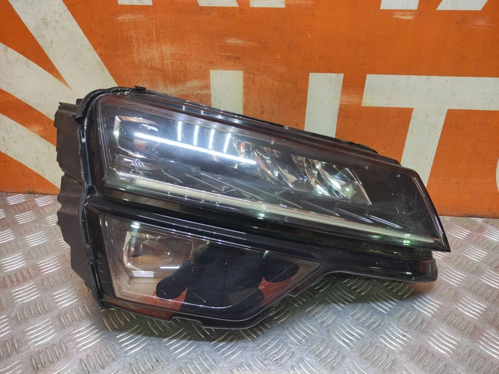 Фара Skoda Karoq 2017-нв