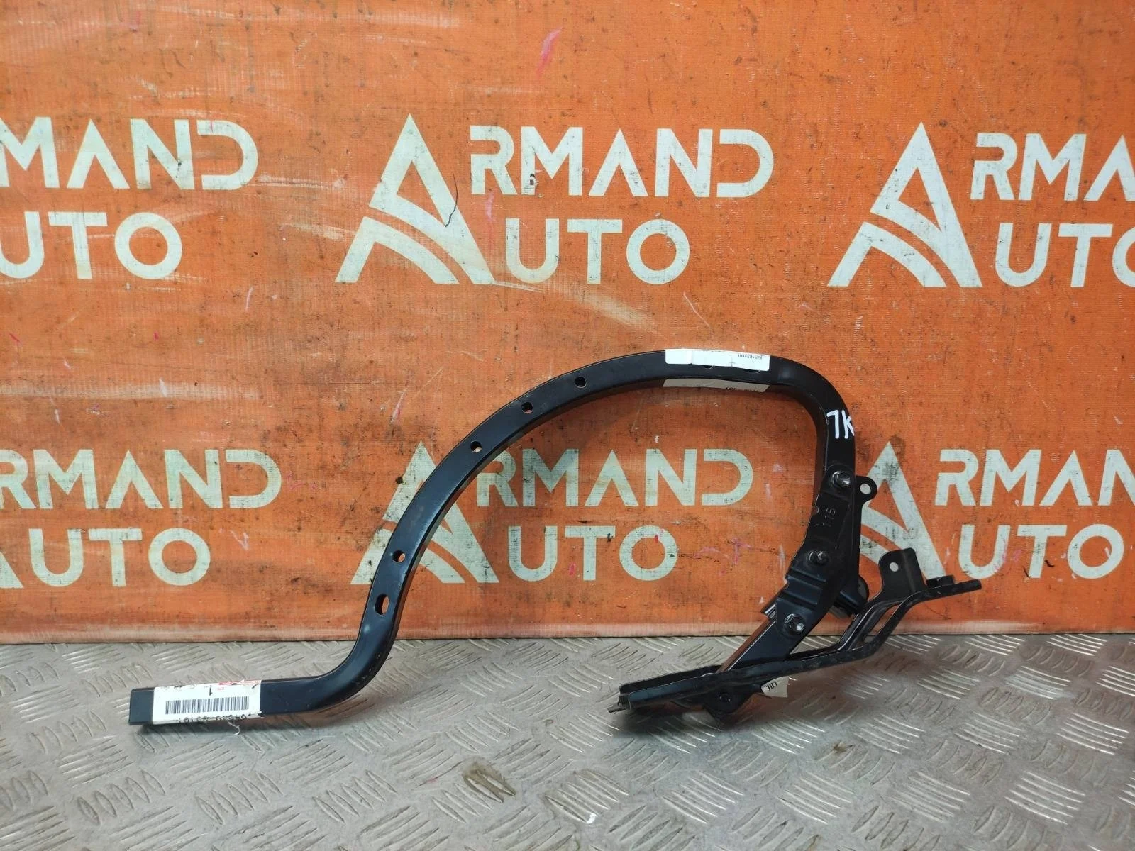 Петля крышки багажника TOYOTA Camry 2017-нв 8 XV70