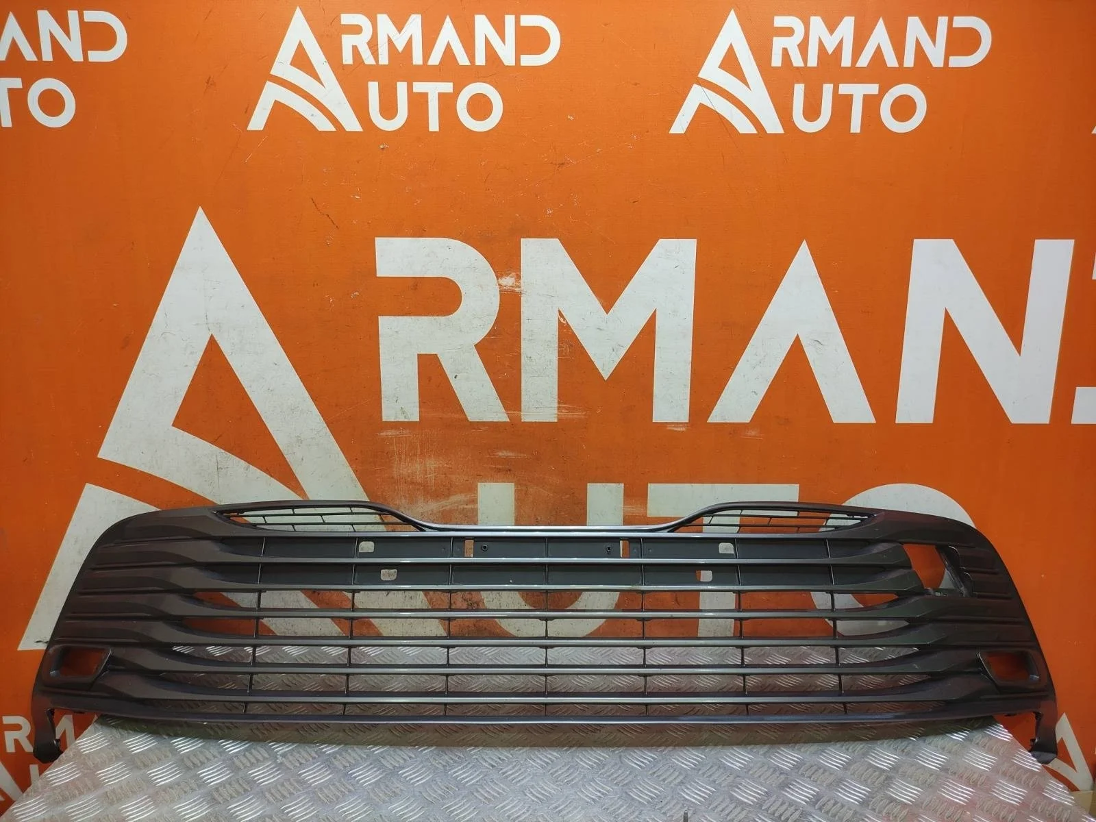 Решетка бампера TOYOTA CAMRY 2017-2021 8 XV70