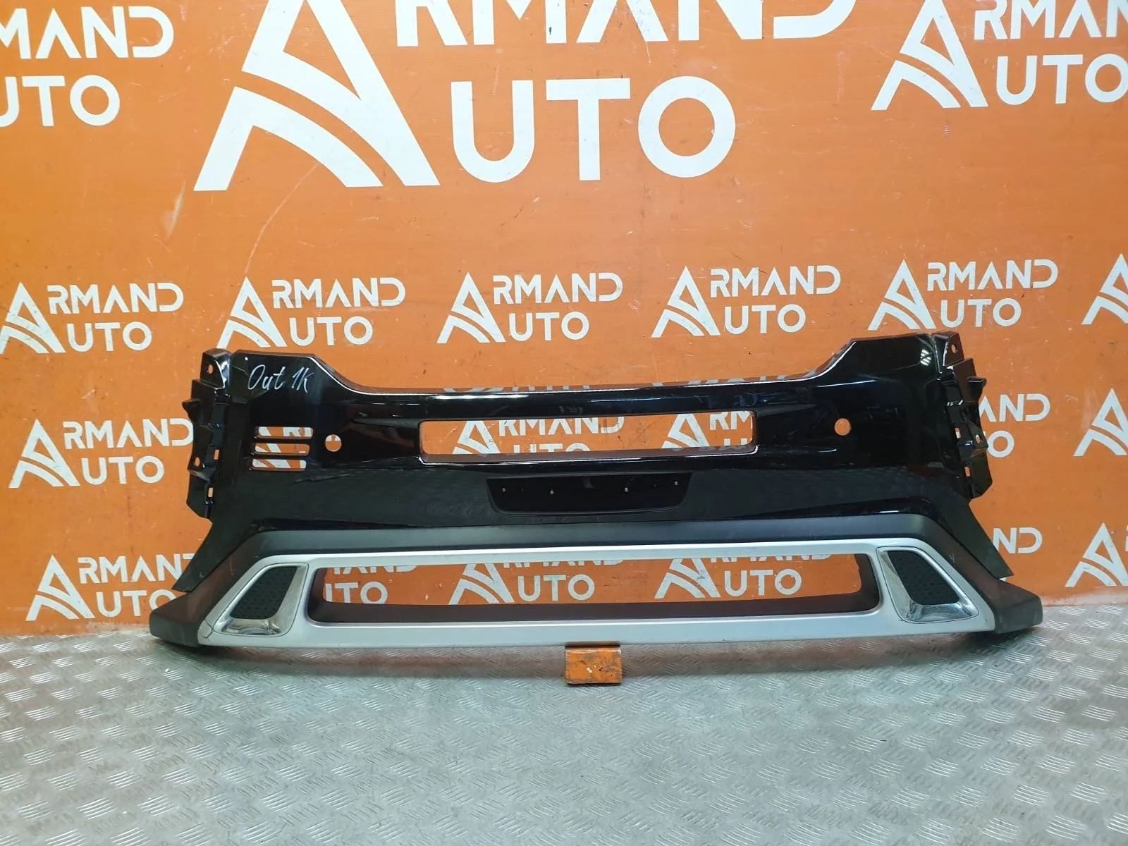 Накладка бампера верхняя Mitsubishi Outlander 2018-нв 3