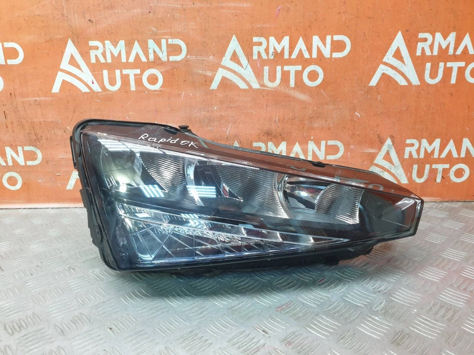 Фара skoda Rapid 2020-нв