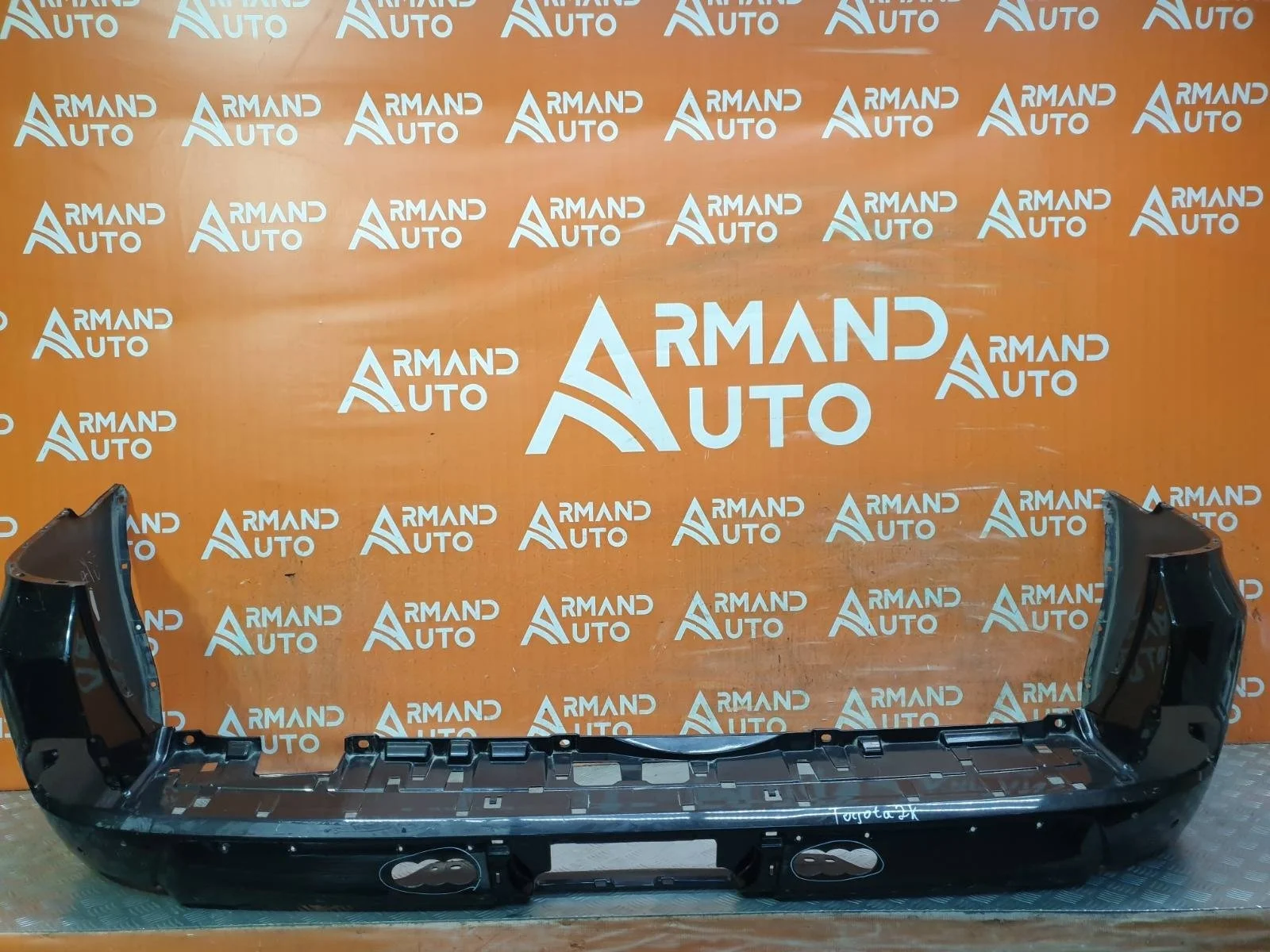 Бампер Lexus LX 2015-2023 URJ200