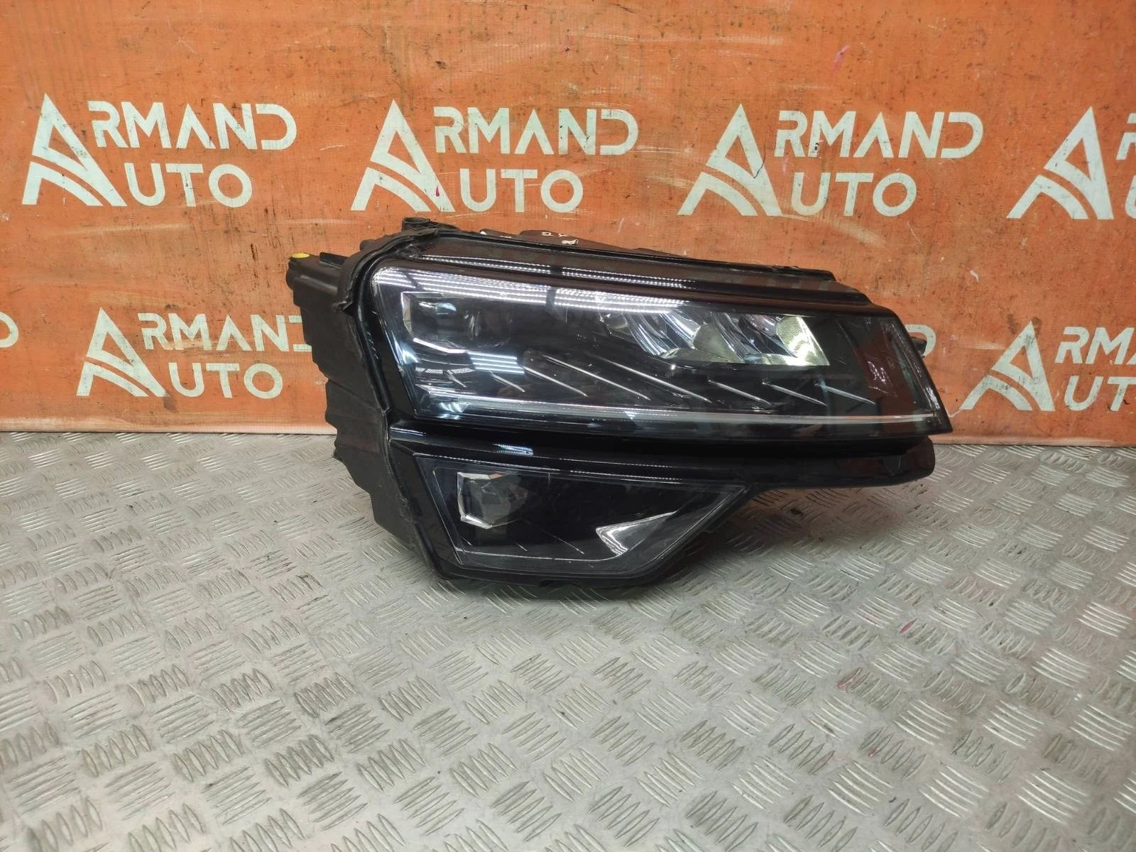 Фара SKODA Karoq 2017-нв