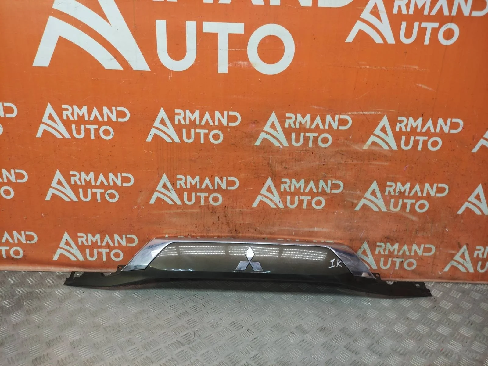 Накладка двери багажника Mitsubishi Outlander 2015-нв 3