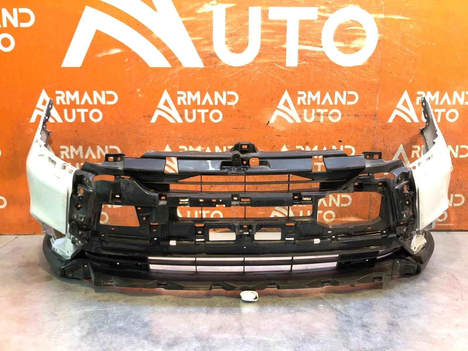 Бампер Mitsubishi Outlander 2018-нв 3