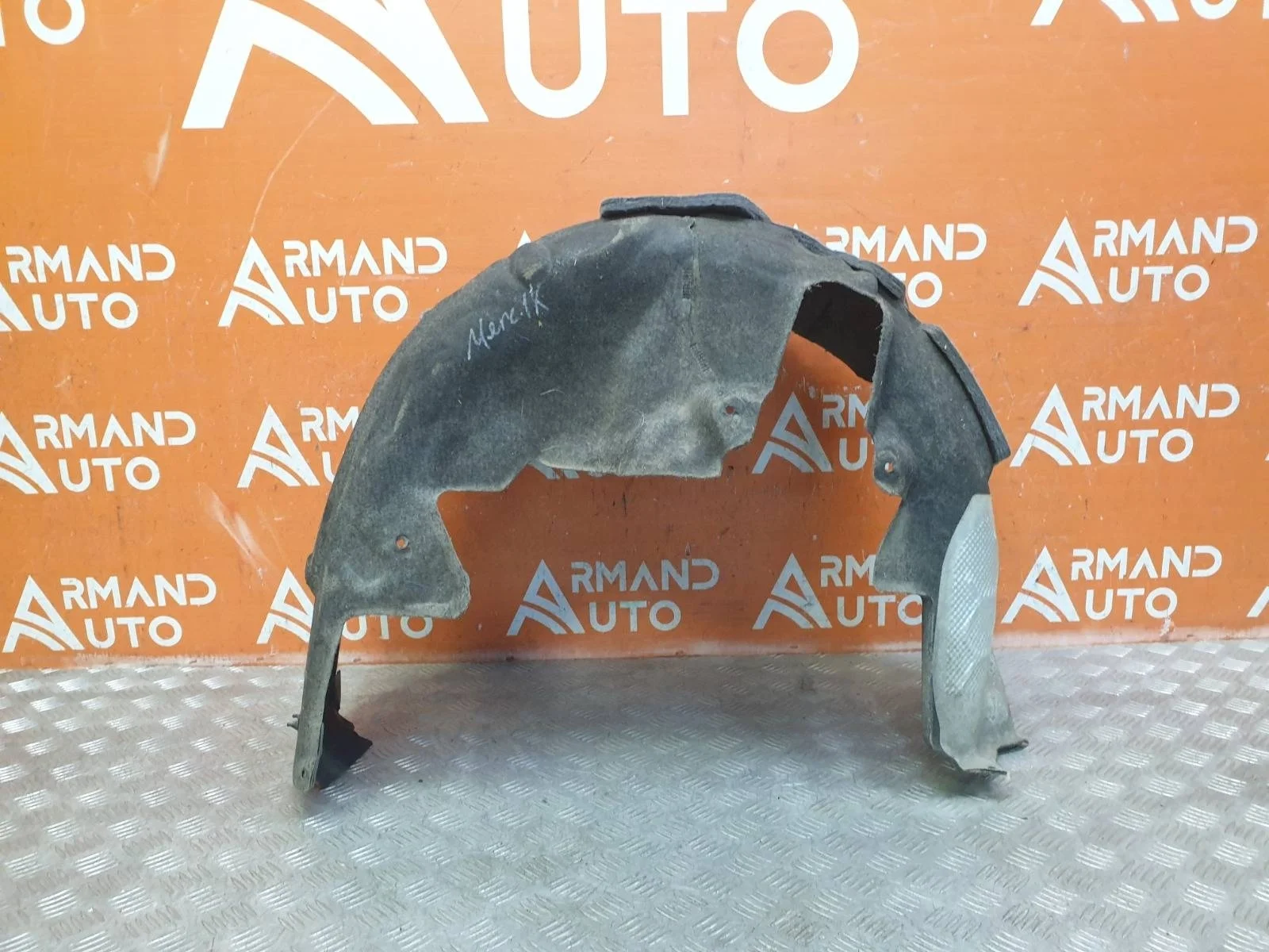 Подкрылок Mercedes -Class 2014-2021 W205